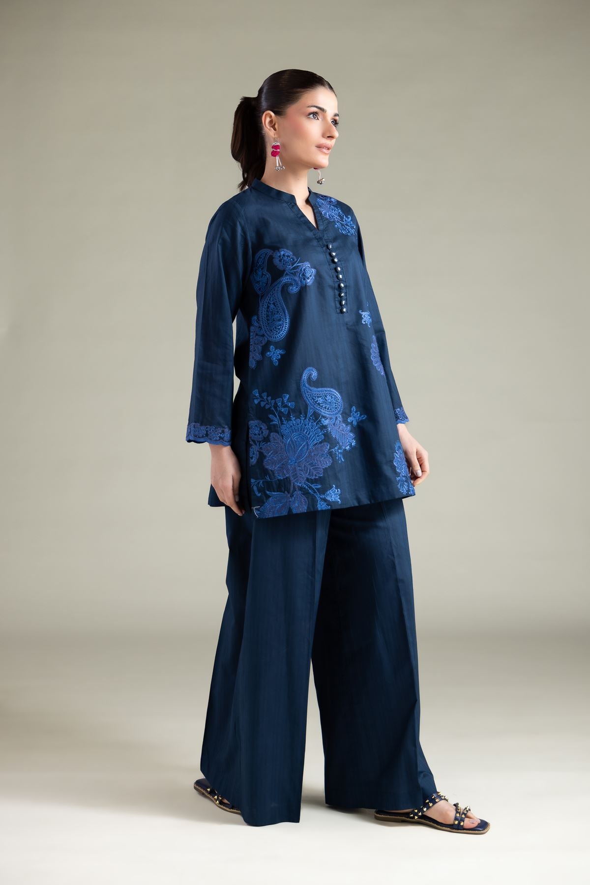 Embroidered Cotton Dobby Paisley Threadwork Kurta - 26-01-3E9-06TA-VG