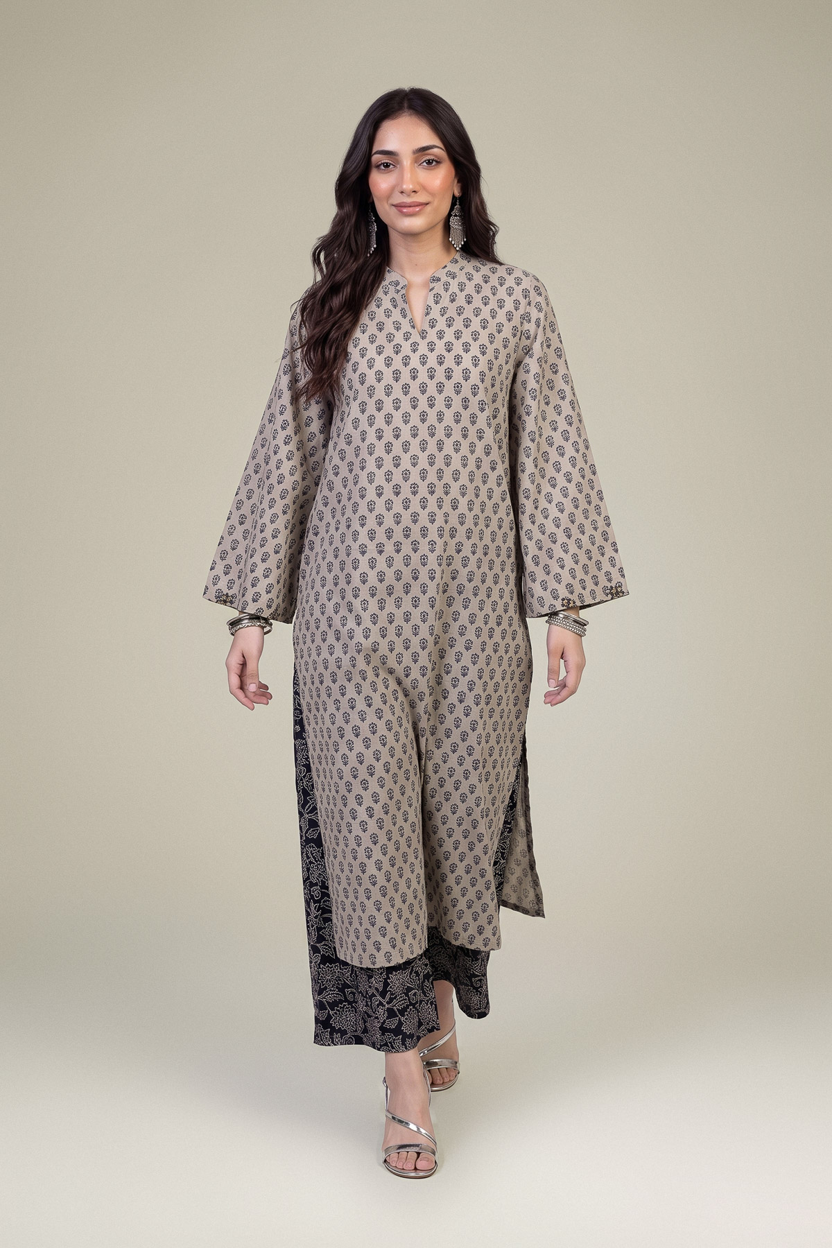 Printed Light Khaddar Printed Floral Pants - 2-26-202-A-D-VG