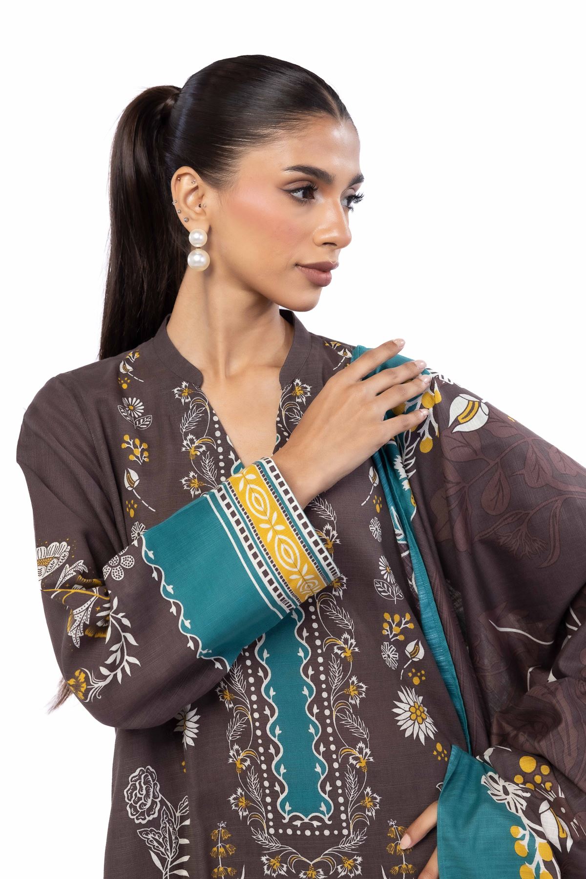 Embroidered Khaddar Fabrics 3 Piece - A22-26-102FG1-VG