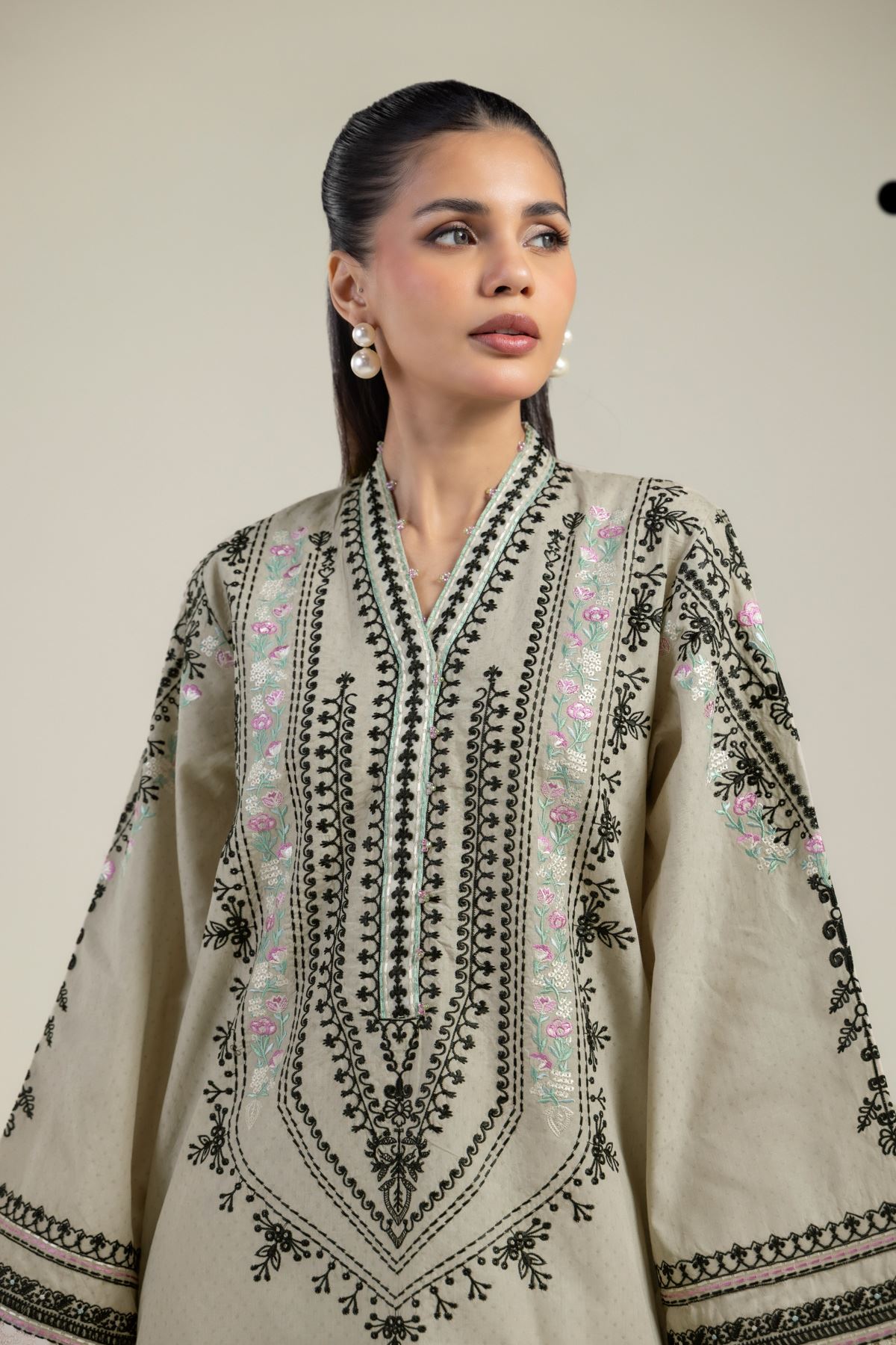 Embroidered Cotton Dobby 2-Piece Tailored Set - 1-26-252-B-A2-VG