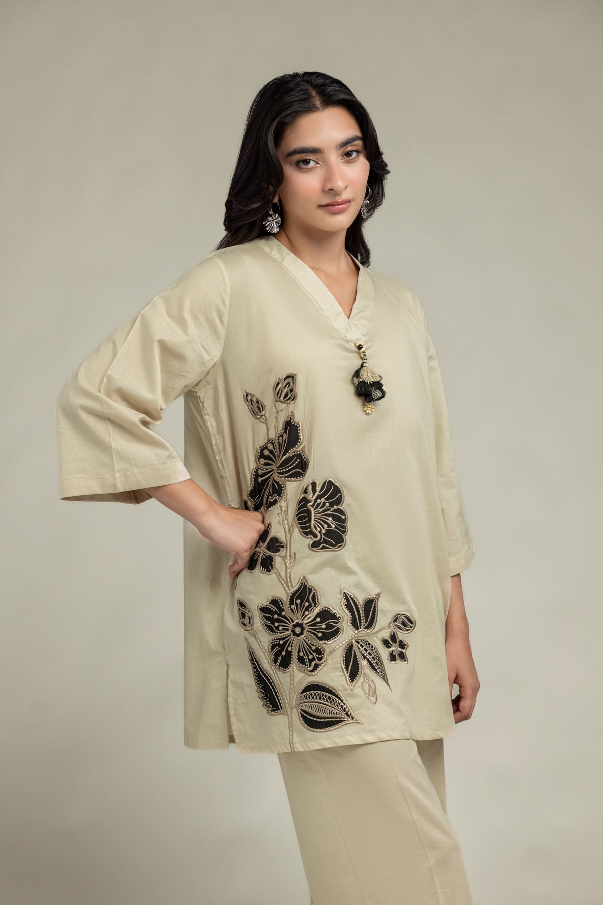 Cambric Floral Beige Kurta - T-A33-26-205FG2-VG