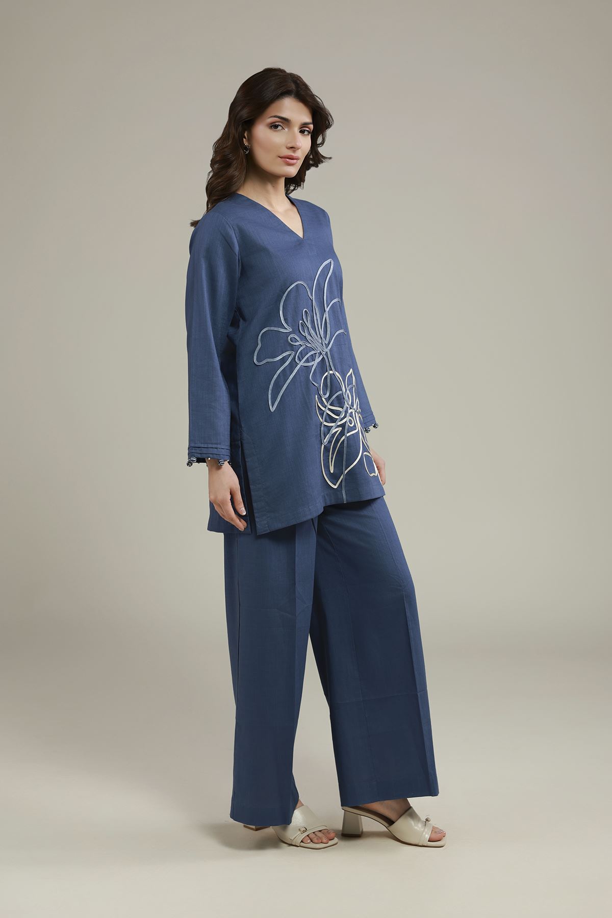 Embroidered Heavy Textured Cotton Floral V-Neck Kurta - 25-10-12E9-02TA-VG