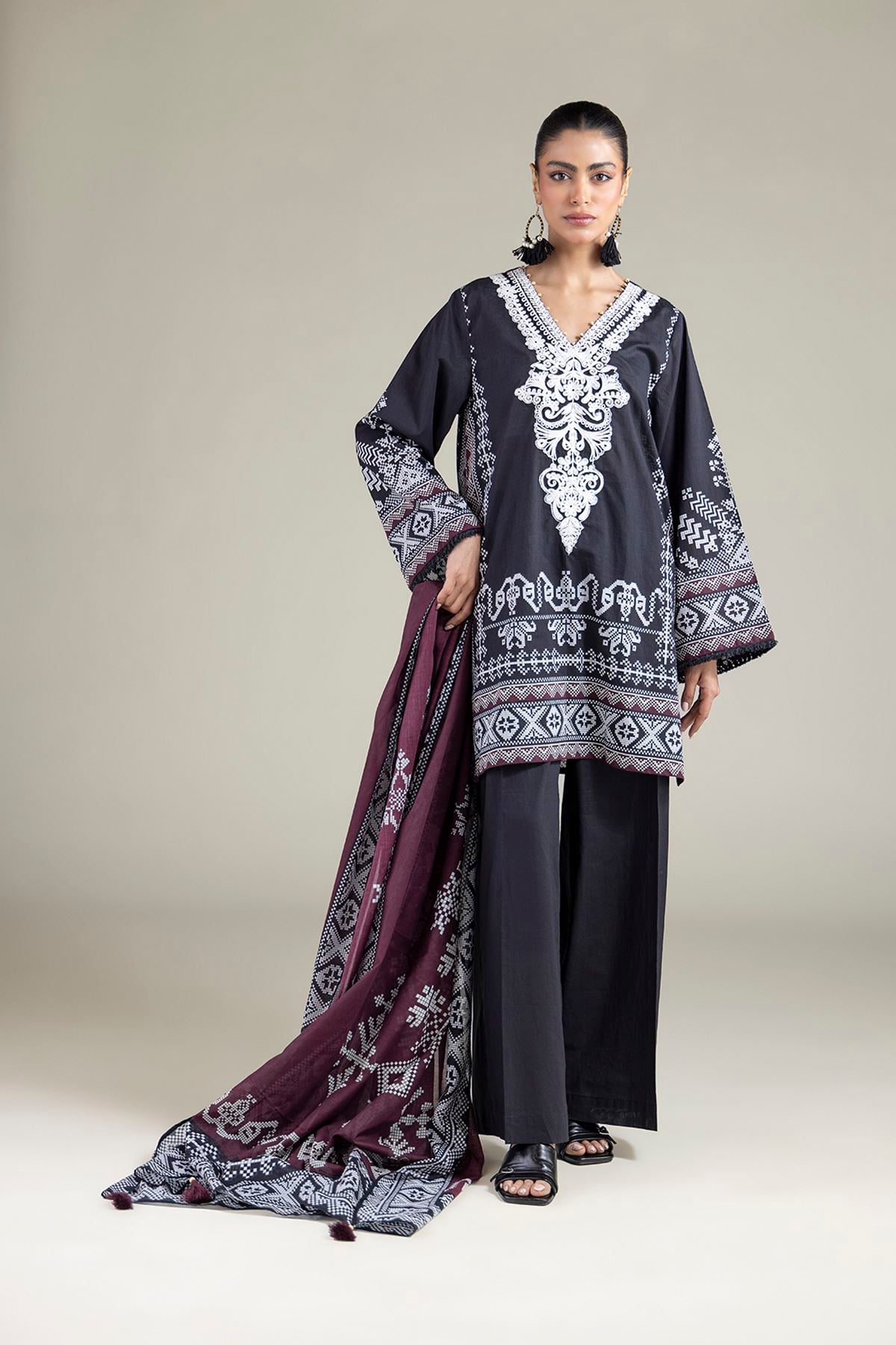 Embroidered Lawn Fabrics 3 Piece - A11-26-116FG1-VG