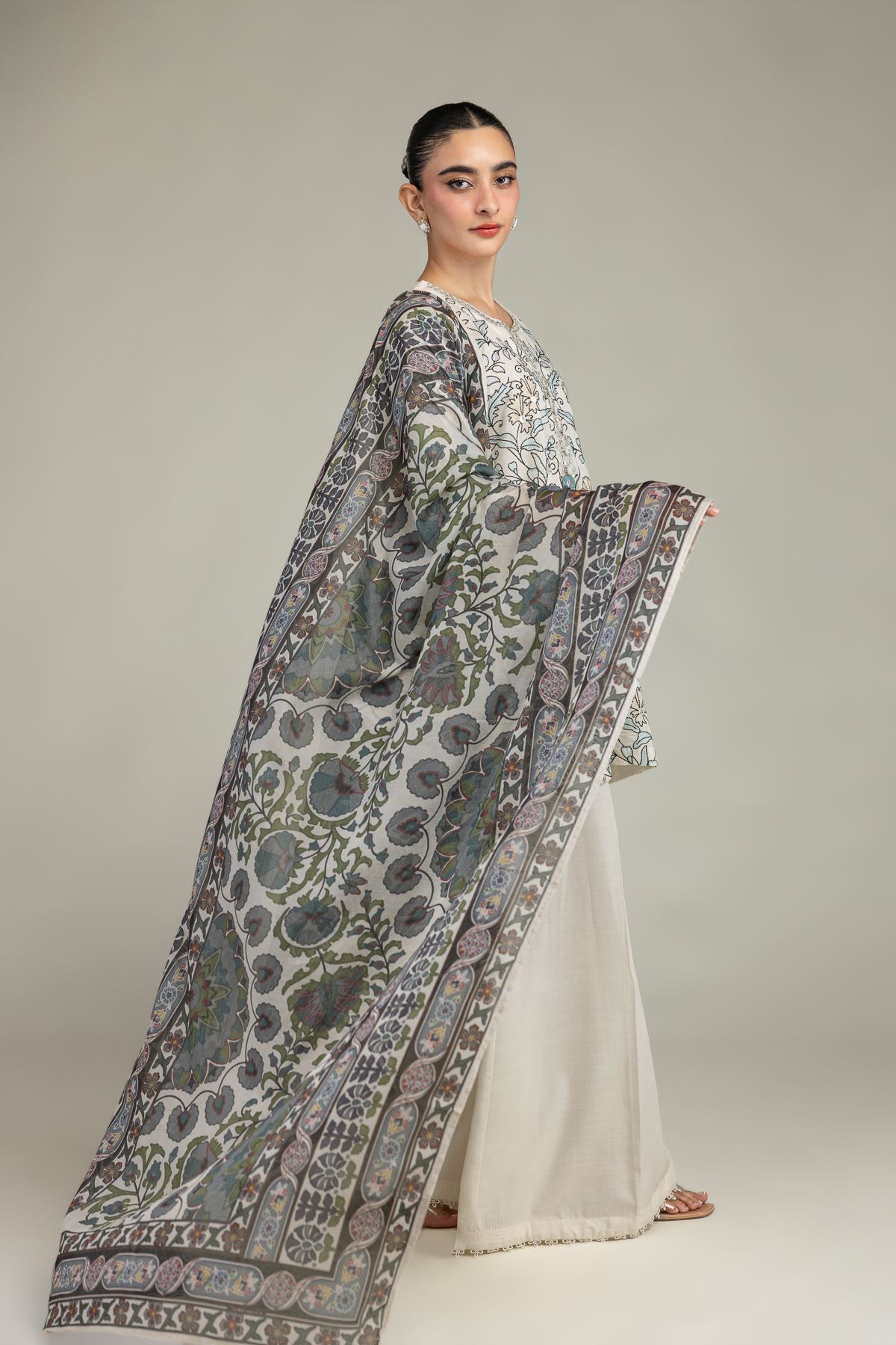 Embroidered Mesuri Floral Mesuri Dupatta - 2-26-210-A-H1-VG
