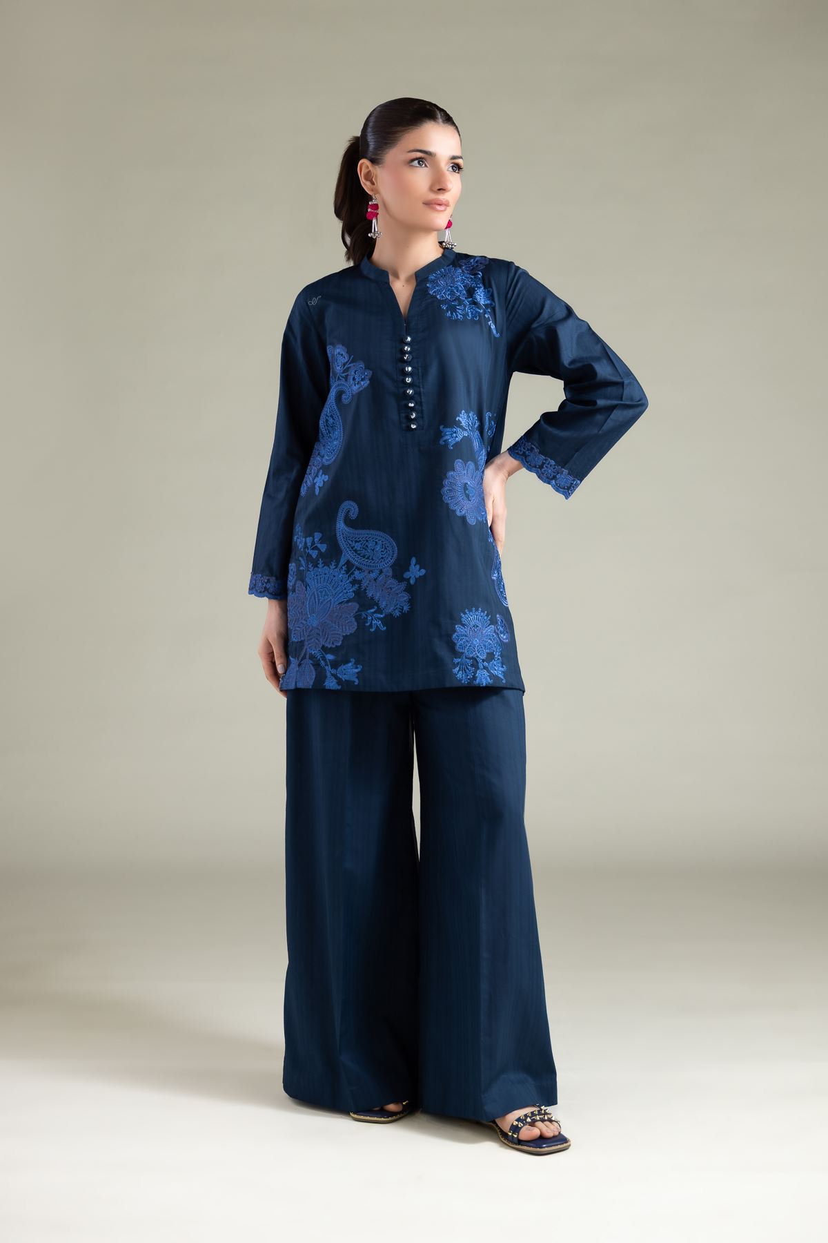 Embroidered Cotton Dobby Paisley Threadwork Kurta - 26-01-3E9-06TA-VG