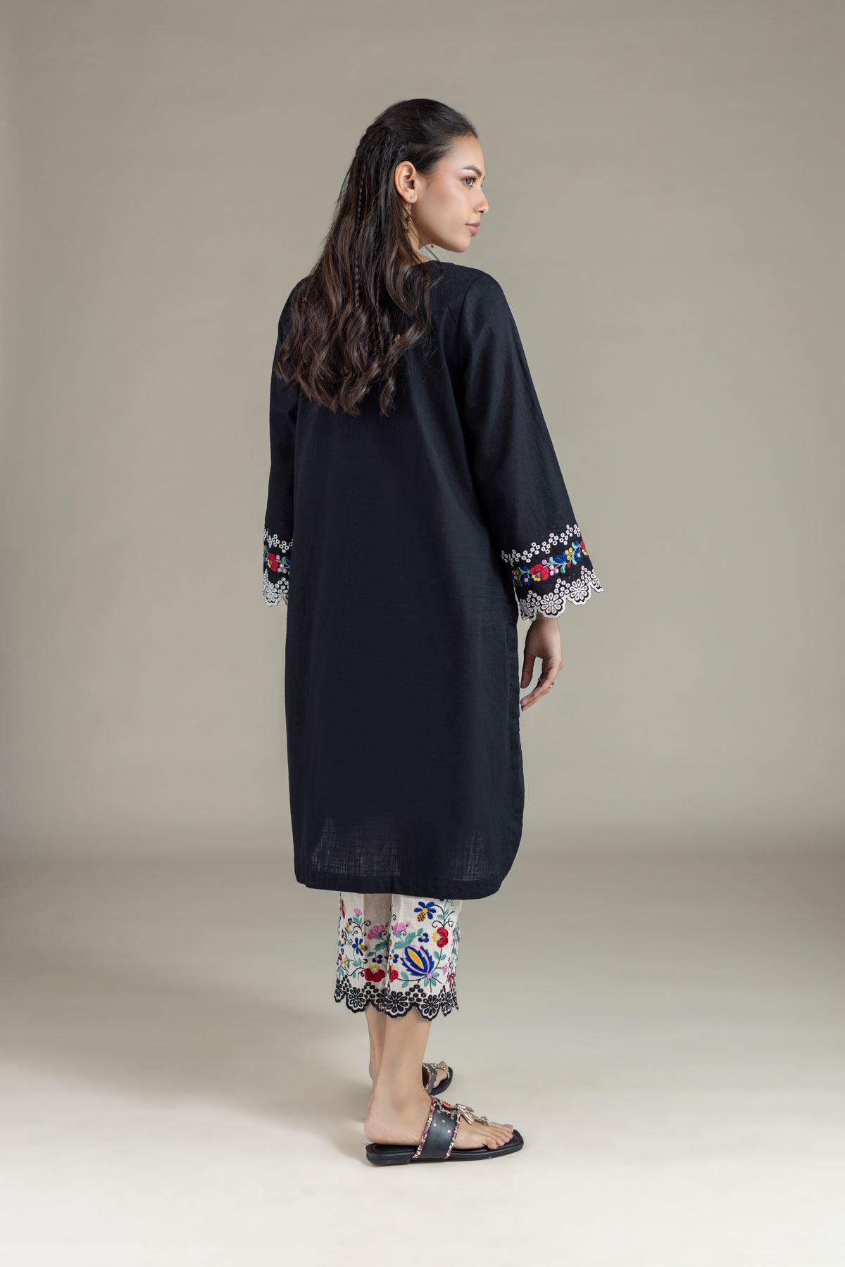 Embroidered Heavy Textured Cotton Kurta - 25-10-12E3-07TA-VG
