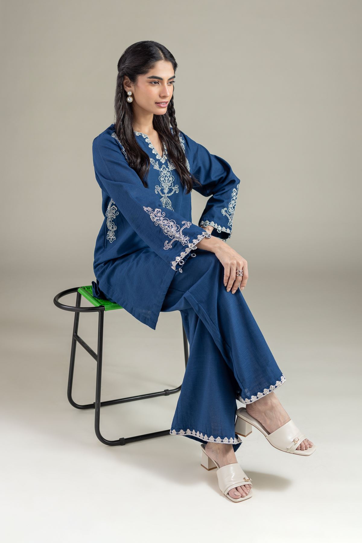 Embroidered Khaddar Kurta - 25-04E48-01TB-VG