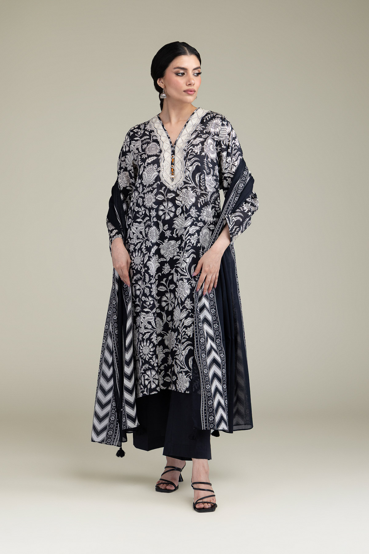 Embroidered Cambric Fabrics 3 Piece - T-A33-26-207FD1-VG