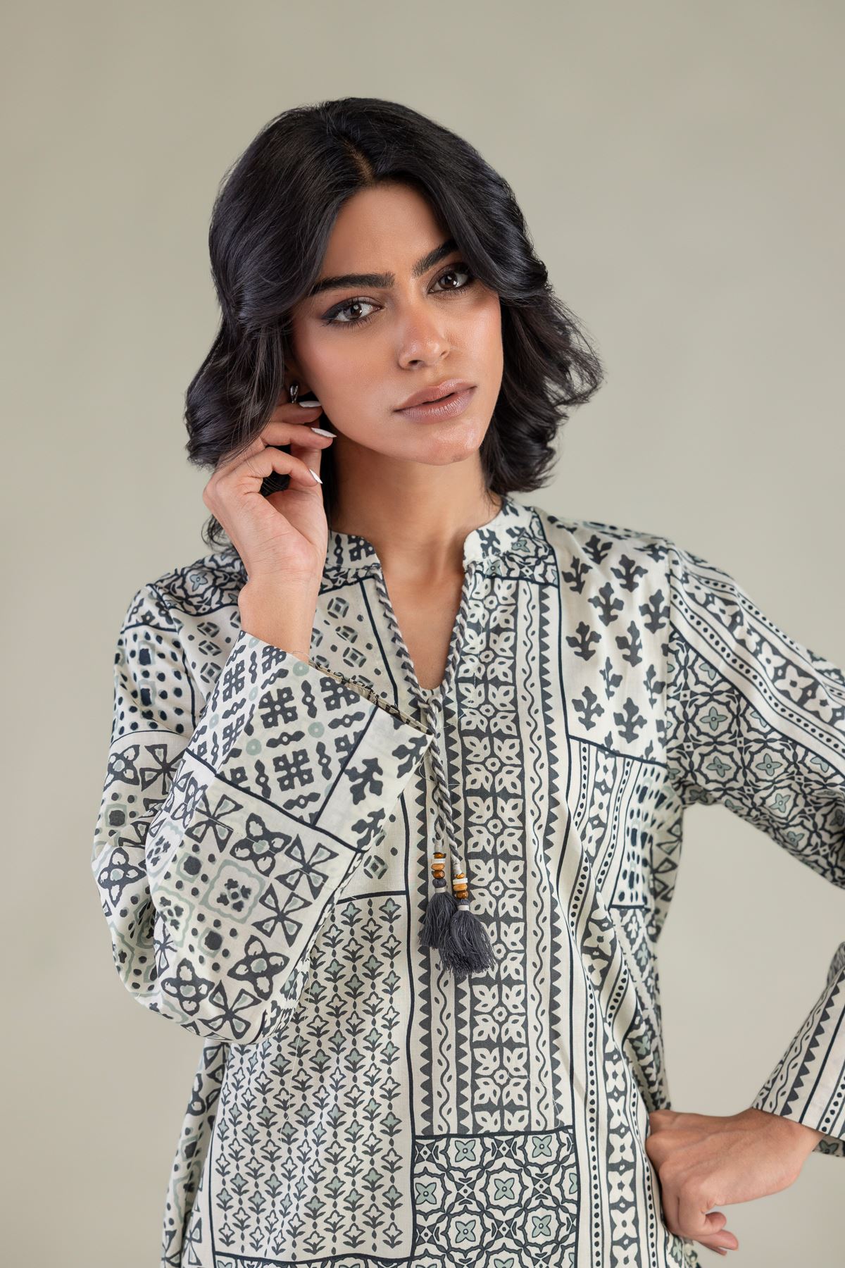 Printed Cambric Short V-Neck Kurta - 1-26-303-B-A1-VG