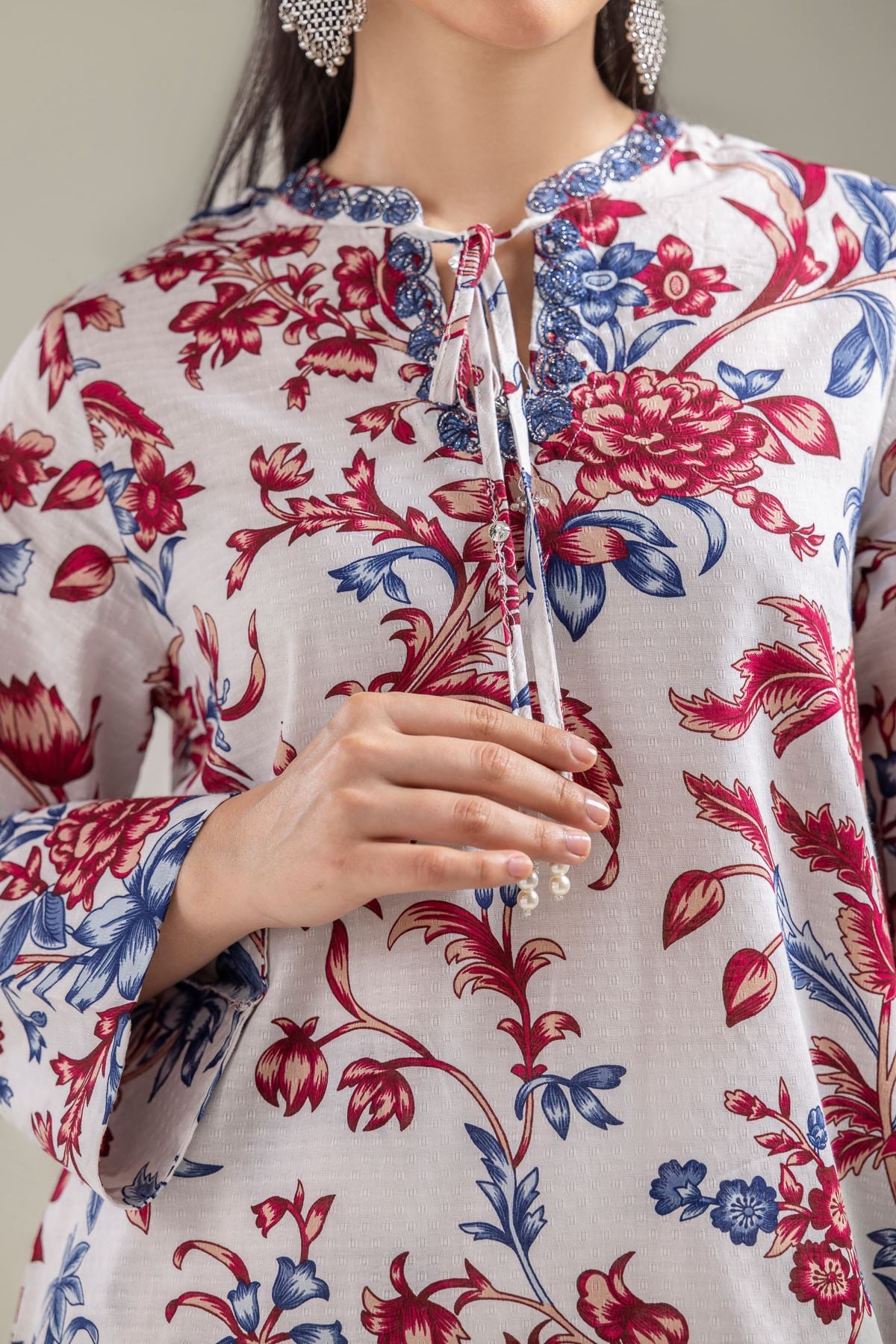 Embroidered Cotton Dobby White Floral Kurta - T-A22-26-120FI1-VG