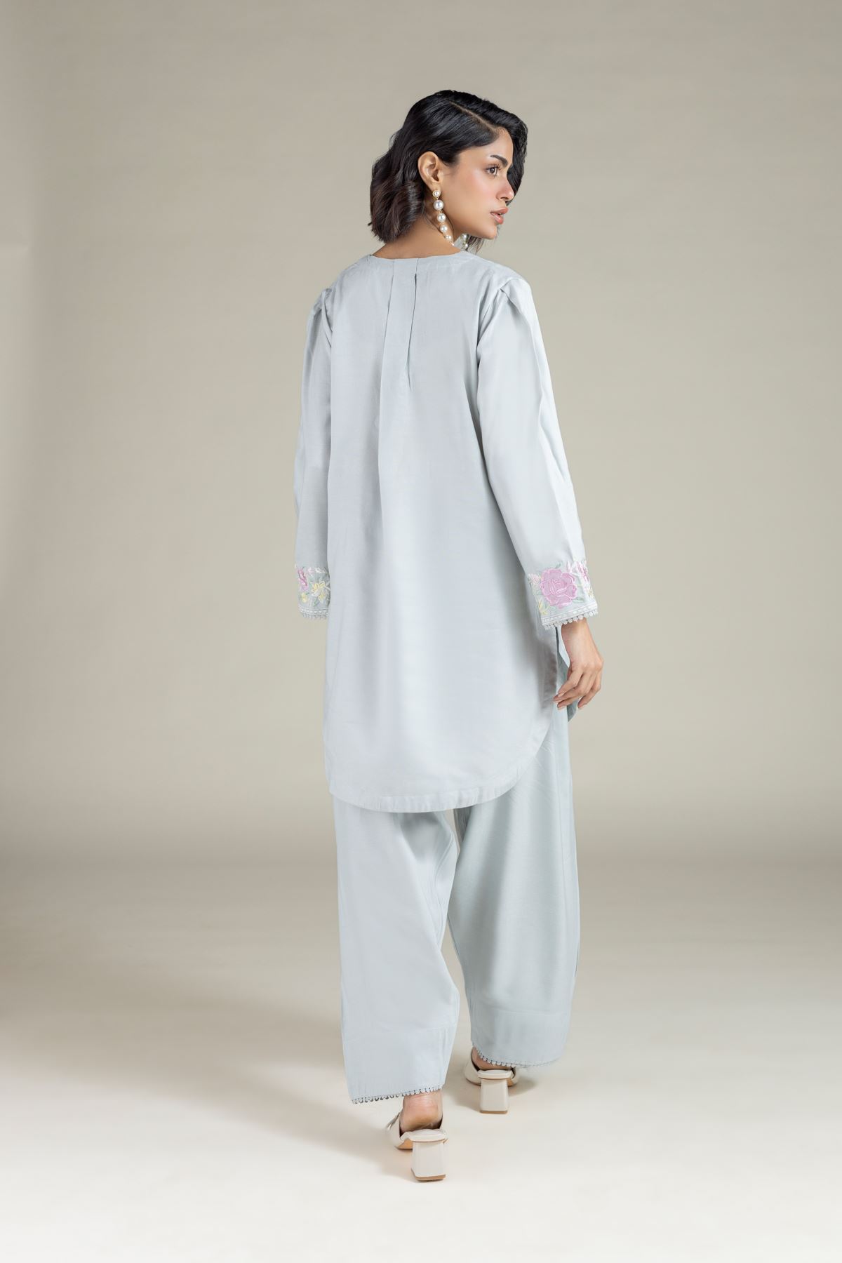 Embroidered Heavy Blended Viscose Floral Threadwork Kurta - 25-10-12E4-05TA-VG