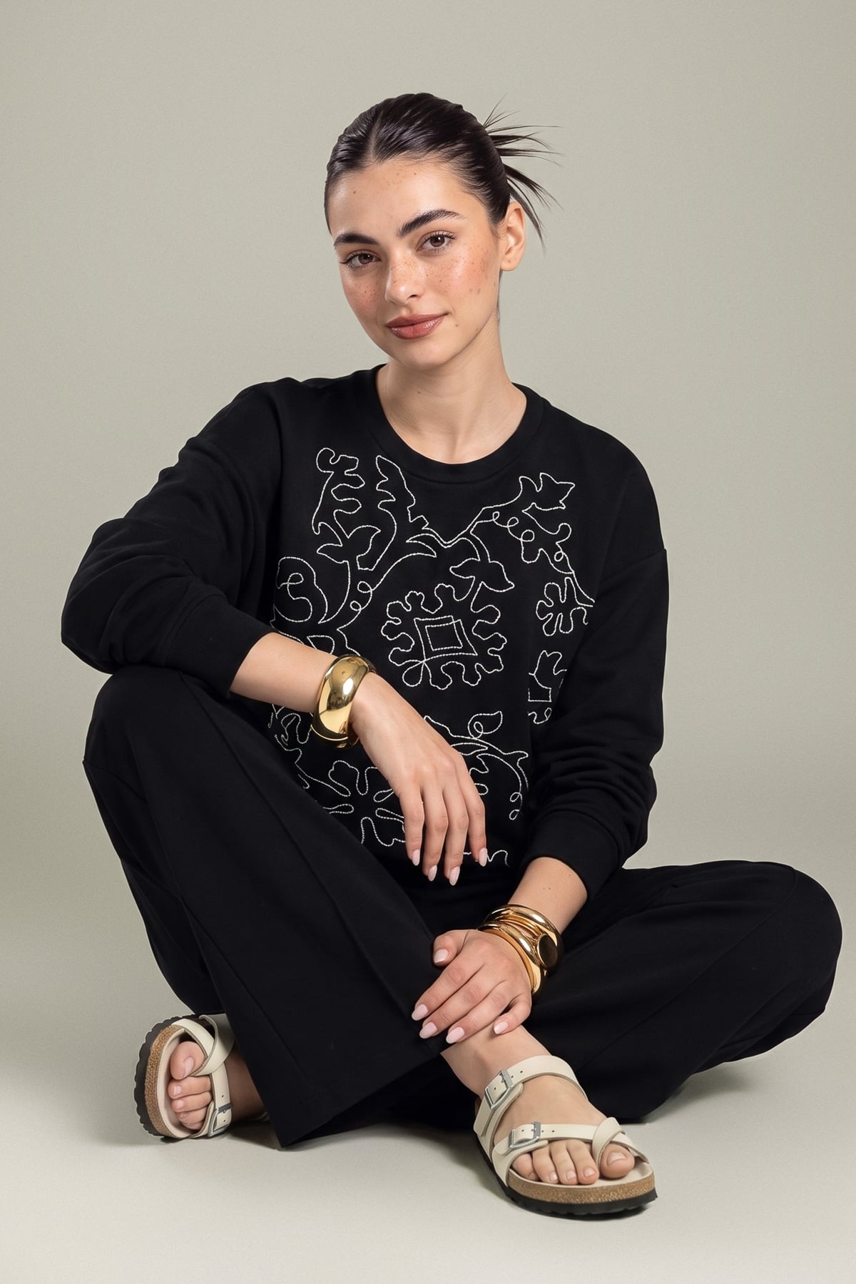 Embroidered Double Jersey Black Floral Sweatshirt - 2-26-202-A-D-VG