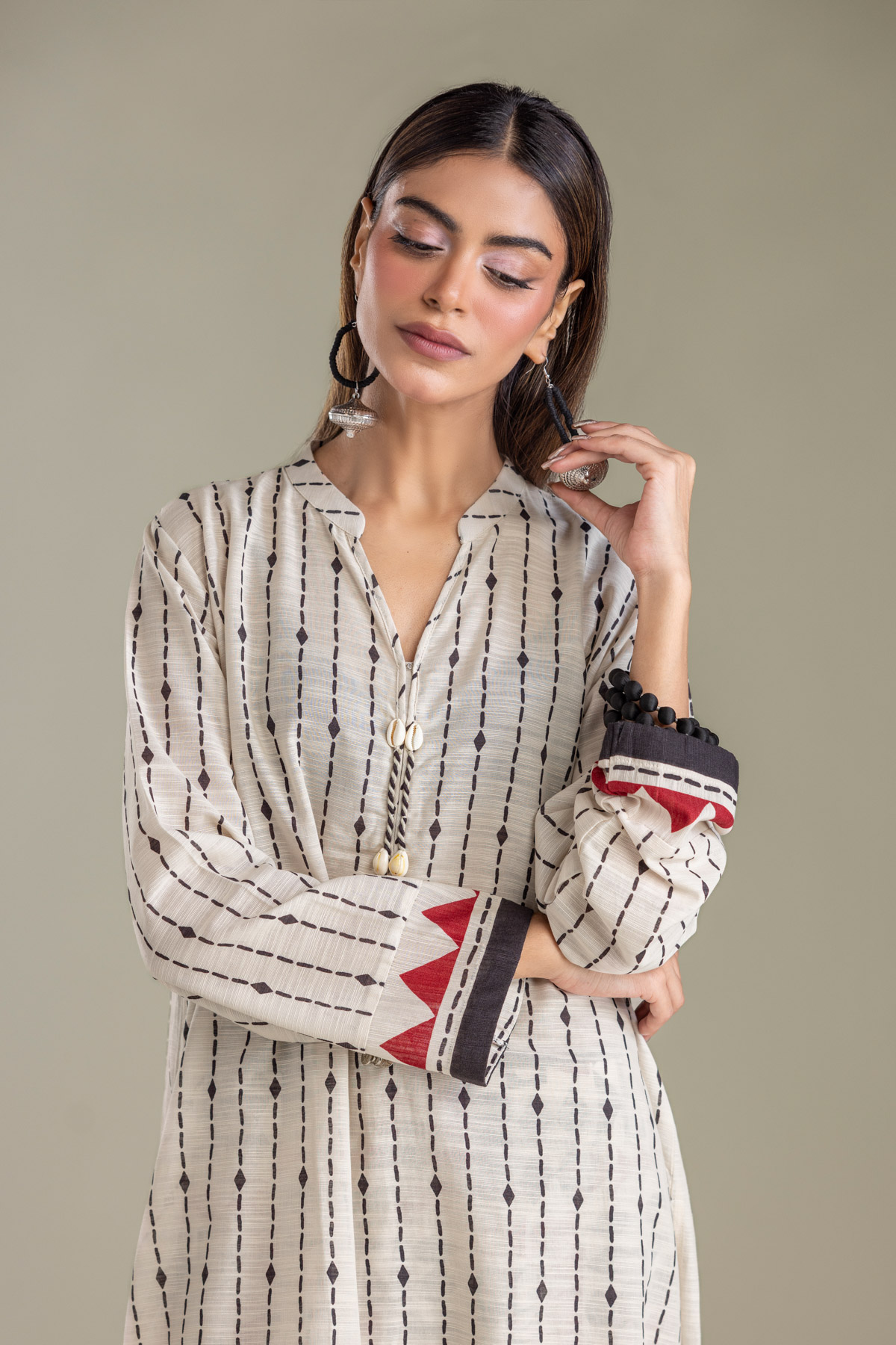 Printed Light Khaddar Off-White Khaddar Kurta - 1-26-409-A-E-VG