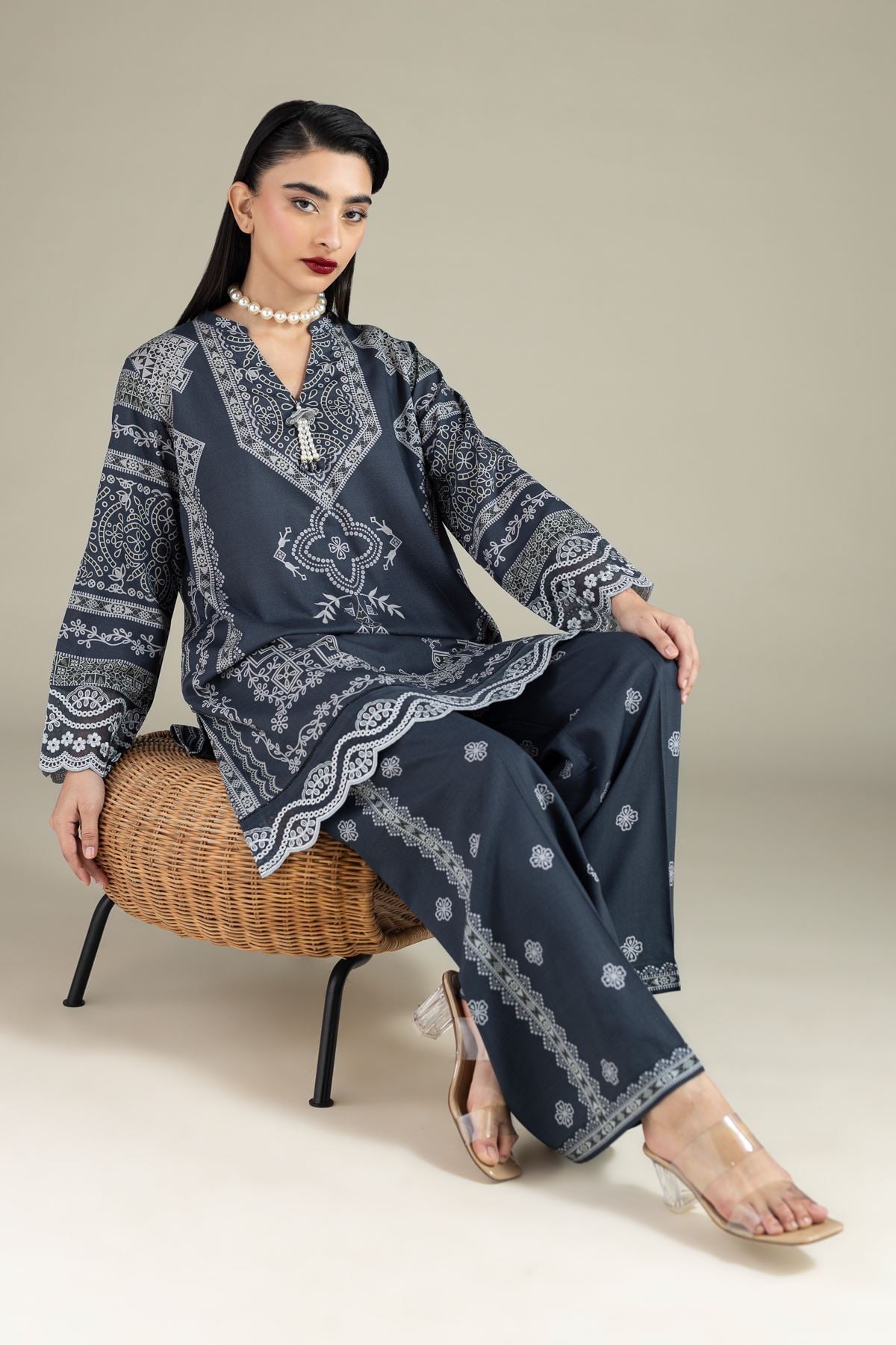 Embroidered Raw Silk Kurta - 25-10-12E6-03TA-VG