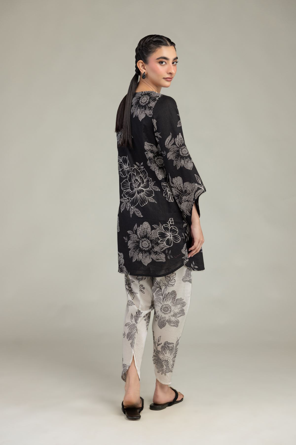 Printed Cotton Dobby Black Floral Kurta - 1-26-212-A-A2-VG