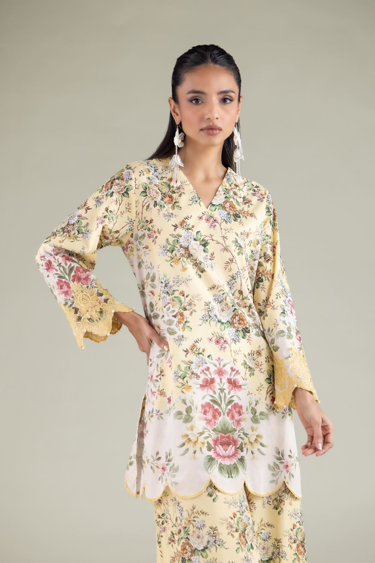 Embroidered Cambric Floral V-Neck Kurta - 2-26-112-A-F-VG