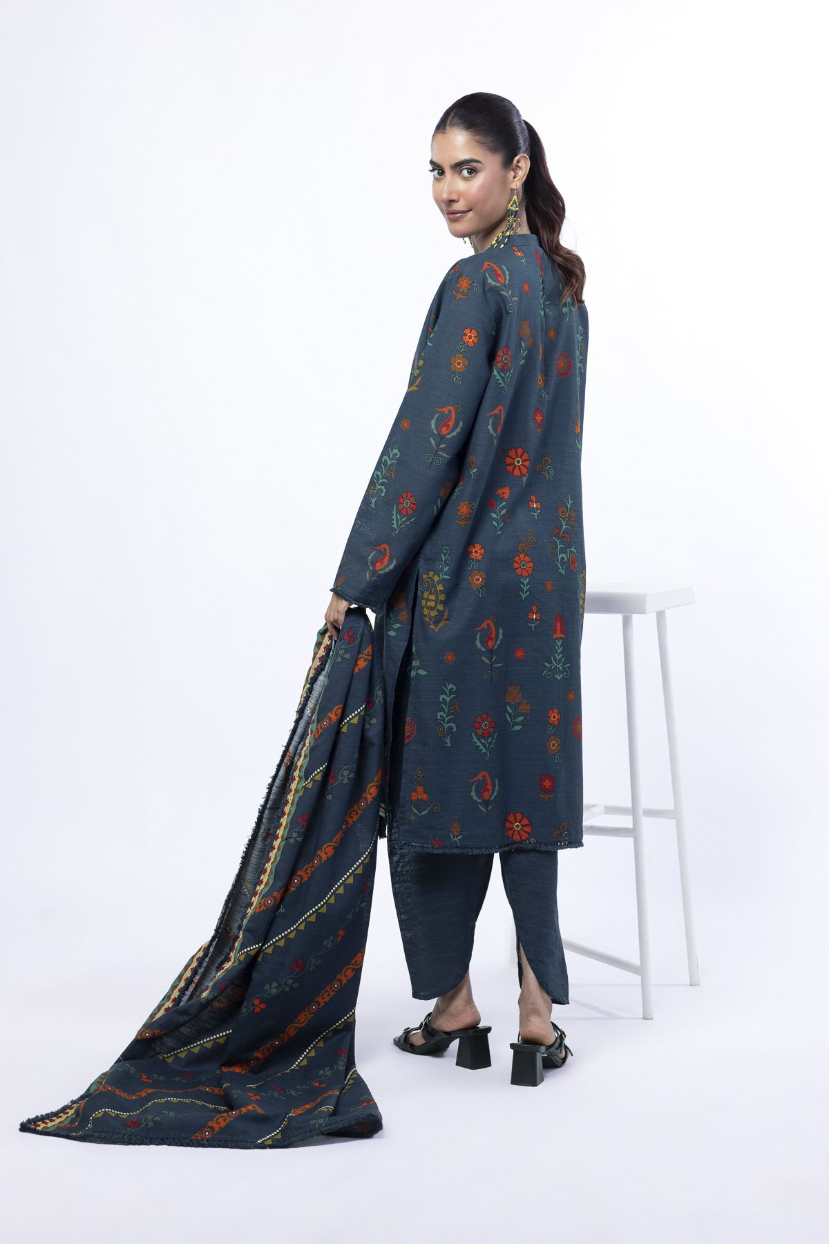 Printed Light Khaddar Fabrics 3 Piece - KN19A-VG
