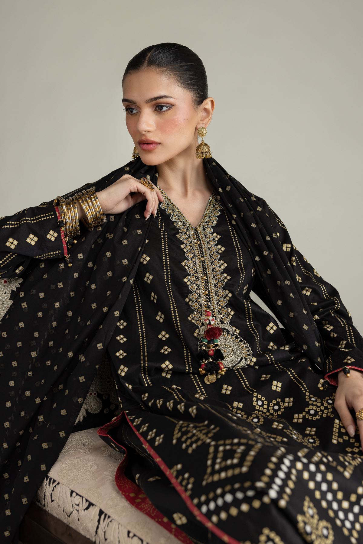 Embroidered Cambric Black Co-ord Set - T-A11-26-106FE2-VG