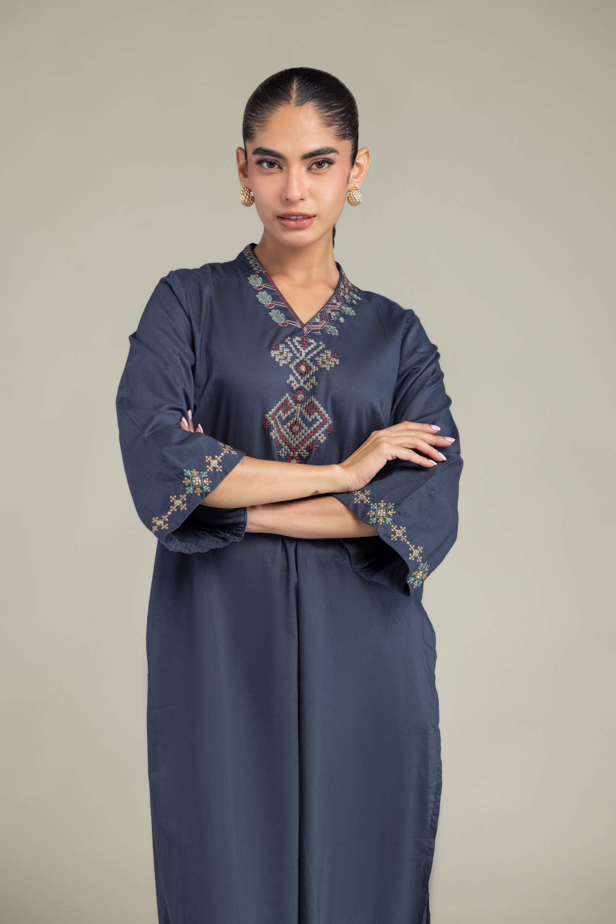 Embroidered Cambric V-Neck Navy Kurta - 1-26-102-A-F-VG