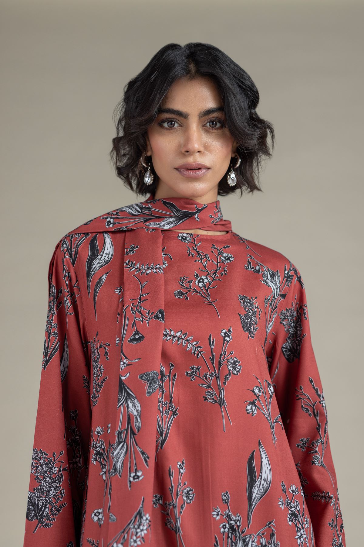 Embroidered Raw Silk Kurta - 25-10-11E9-04TA-VG