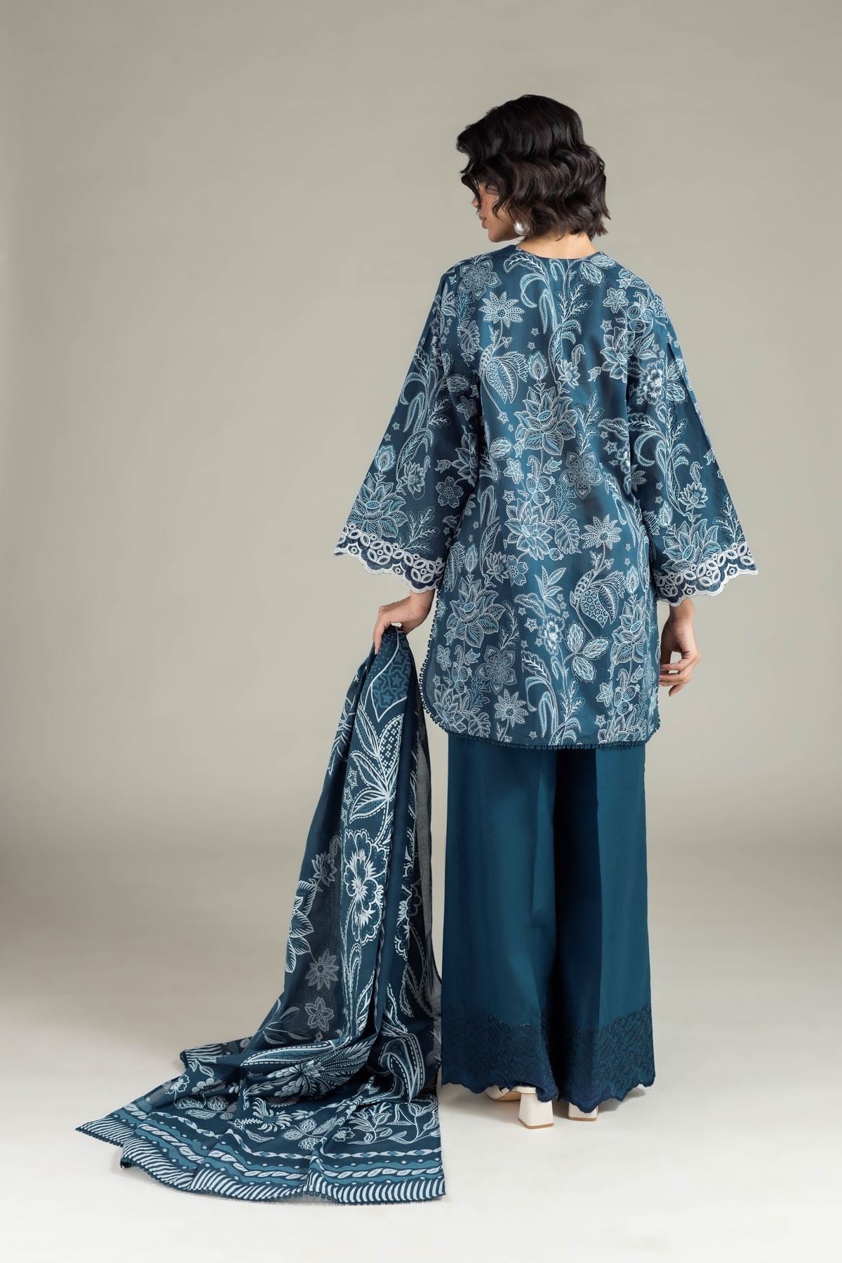 Embroidered Lawn Three Piece Suit - T-A22-26-102FF1-VG