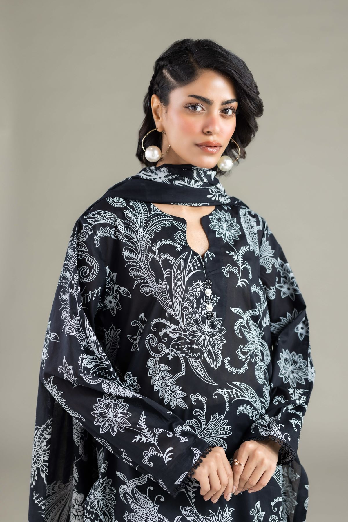 Embroidered Lawn Fabrics 3 Piece - 1001941245