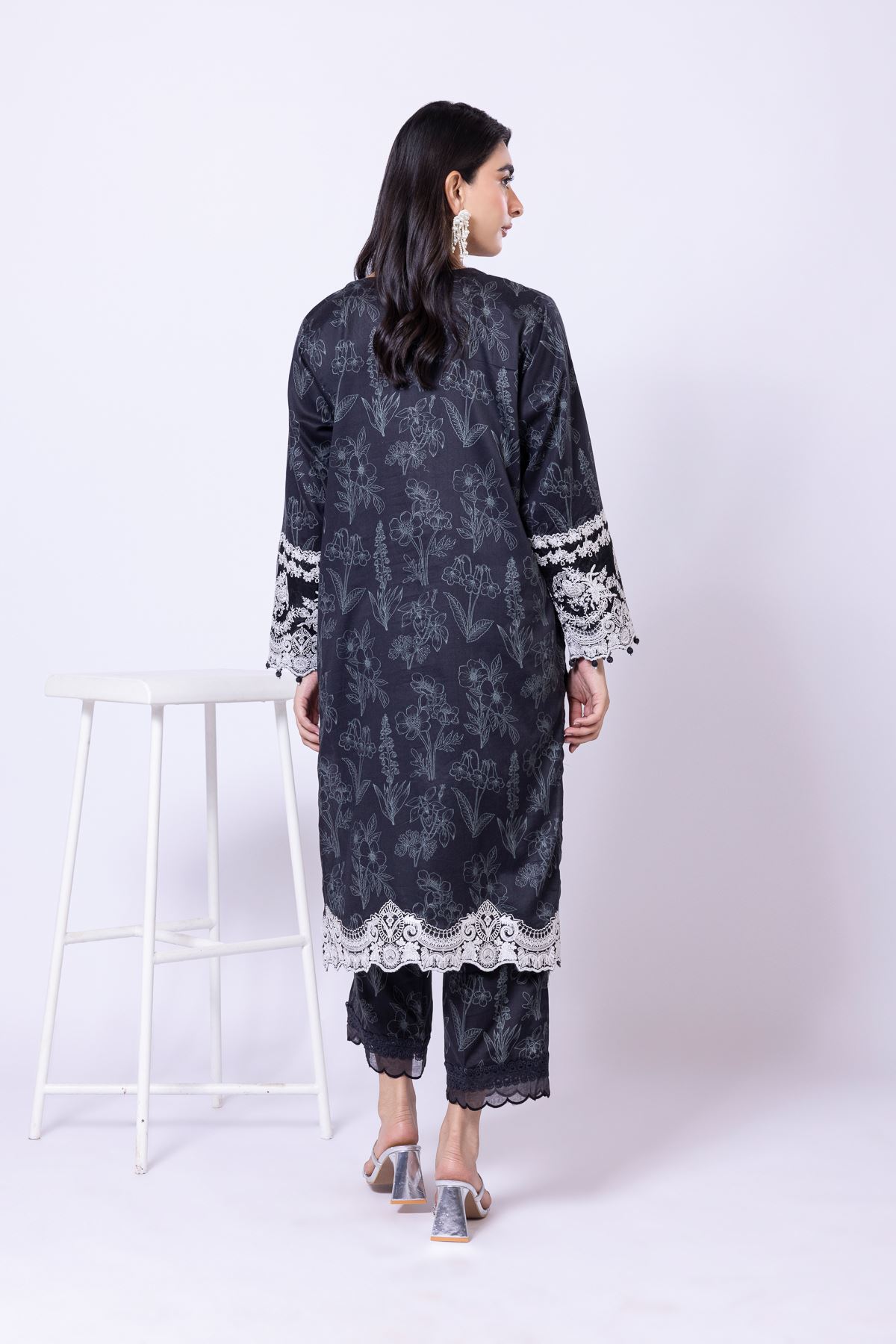Embroidered Cotton Satin Kurta - 25-07-7E8-11TA-VG