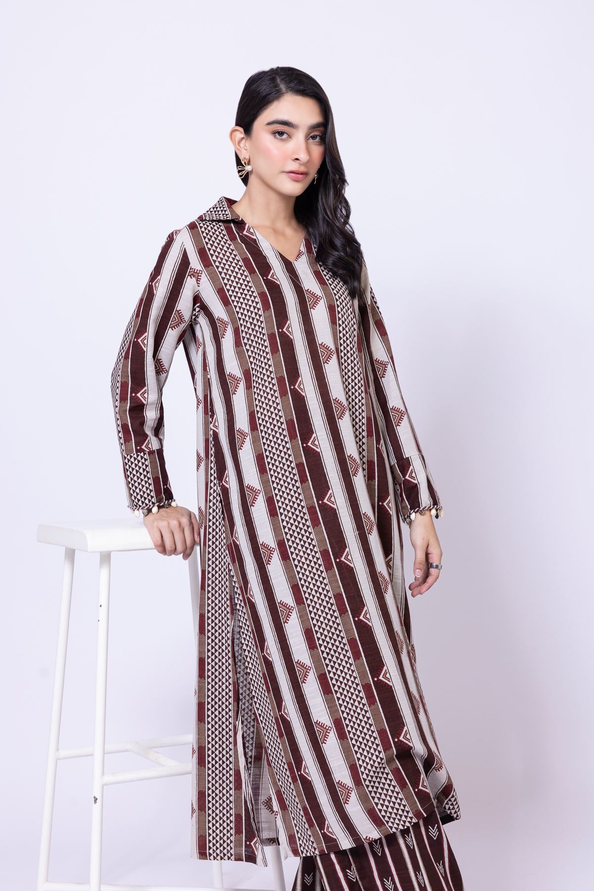 Printed Khaddar Long Geometric Kurta - 25-10-12E4-10TA-VG