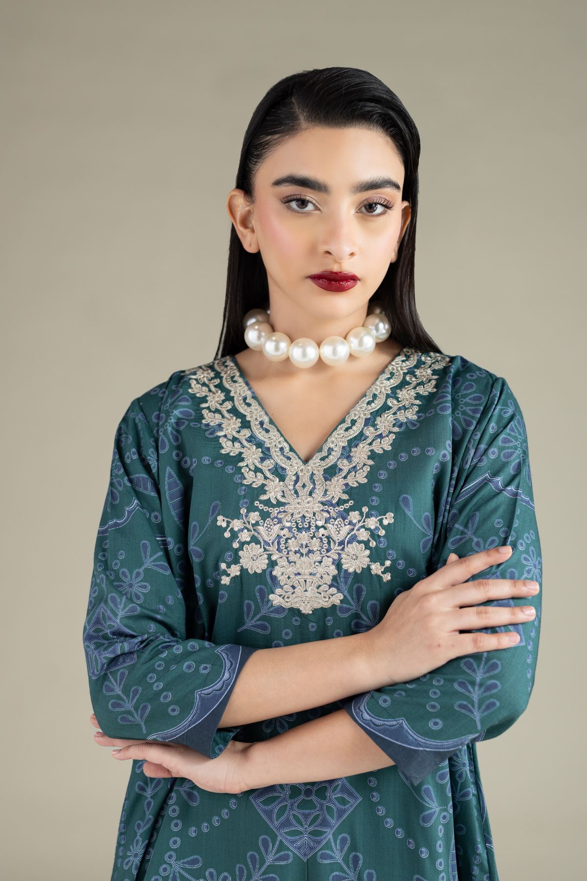 Embroidered Raw Silk Kurta - 25-10-10S6-03TA-VG
