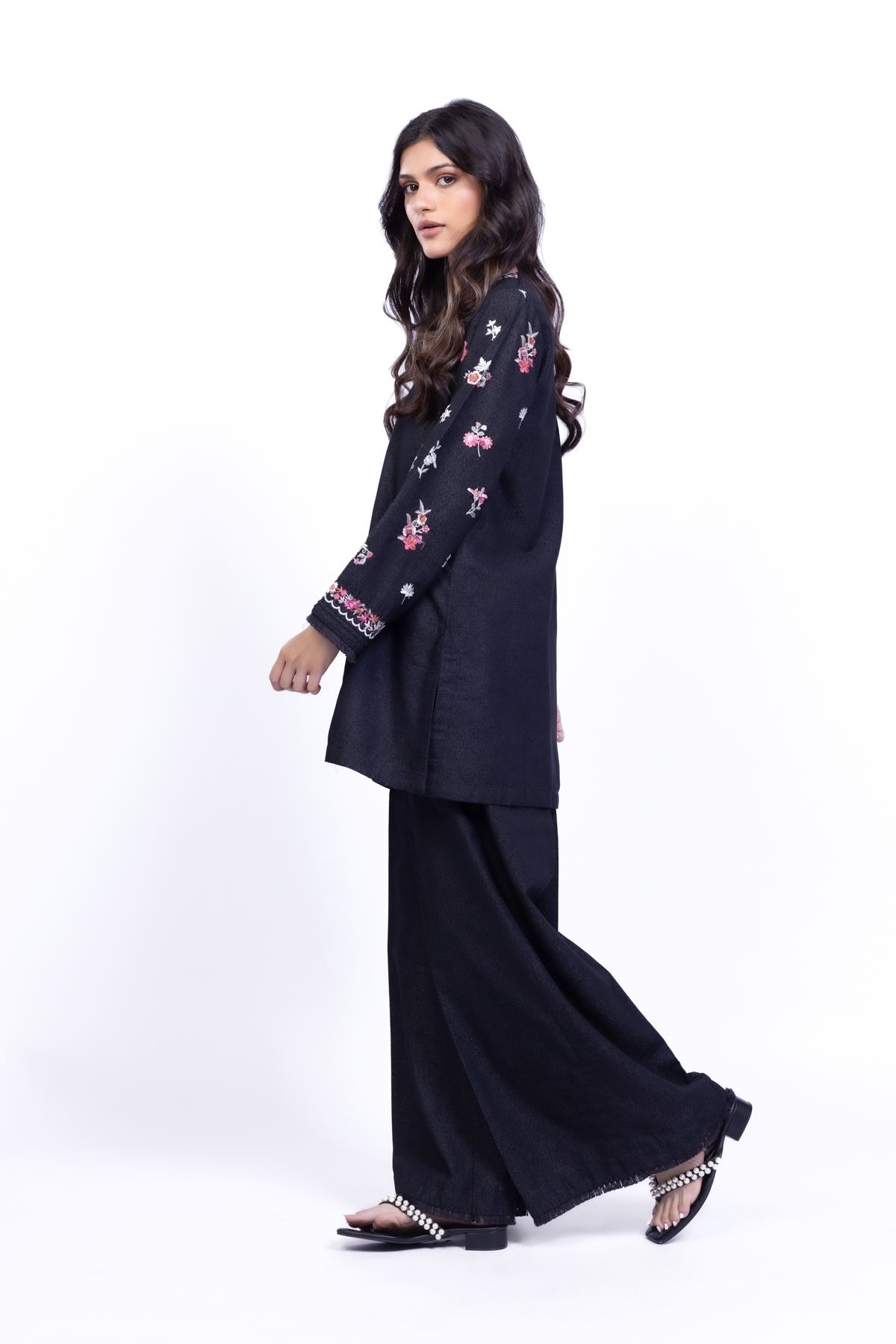 Embroidered Karandi Kurta - 25-09-11E5-02TA-VG