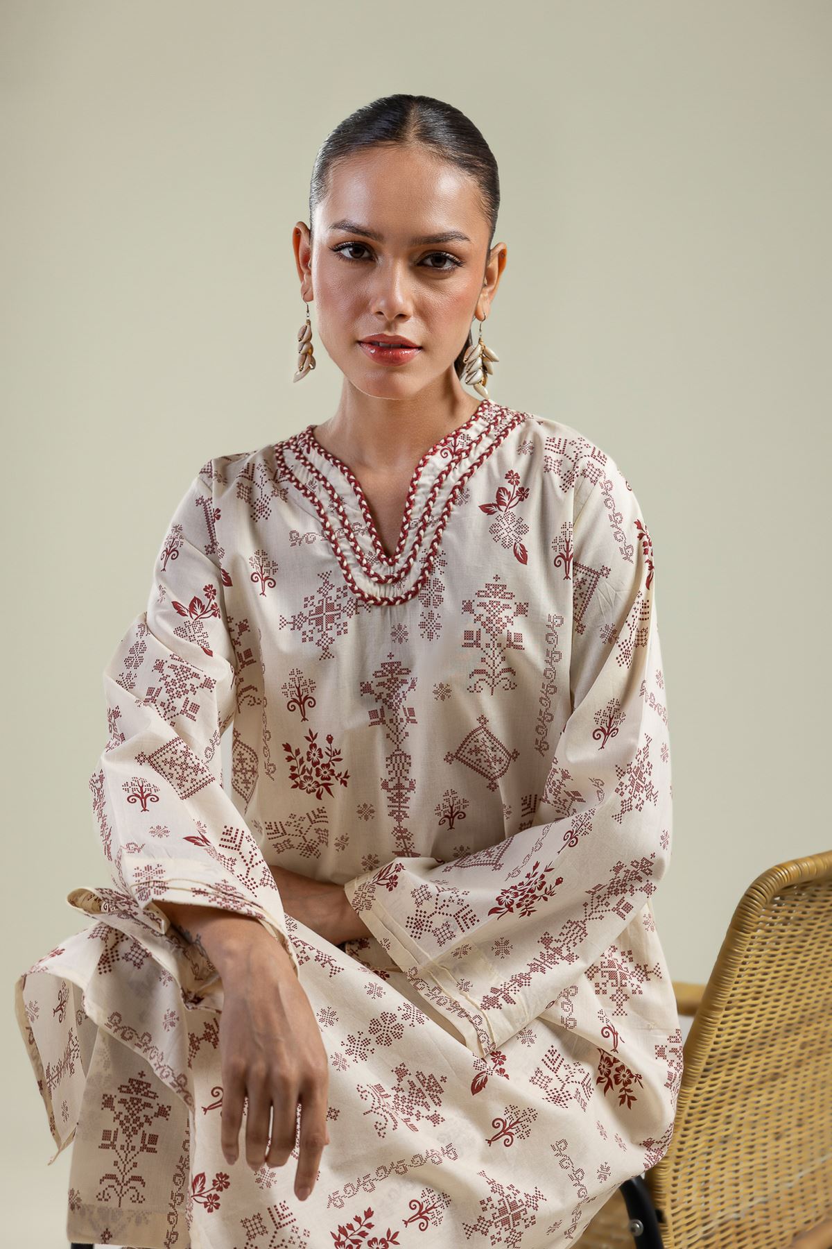 Printed Cambric Long Floral Kurta - 26-01-2E1-09TA-VG