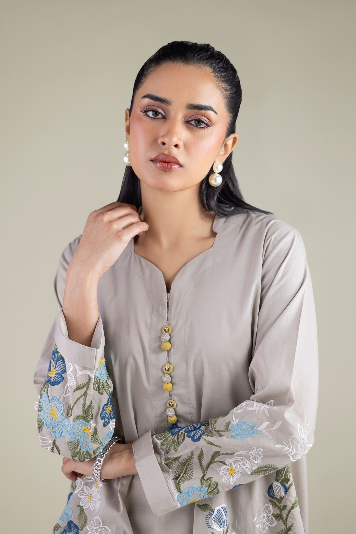 Embroidered Cambric Floral Cambric Kurta - 25-00-X2-08TB-VG