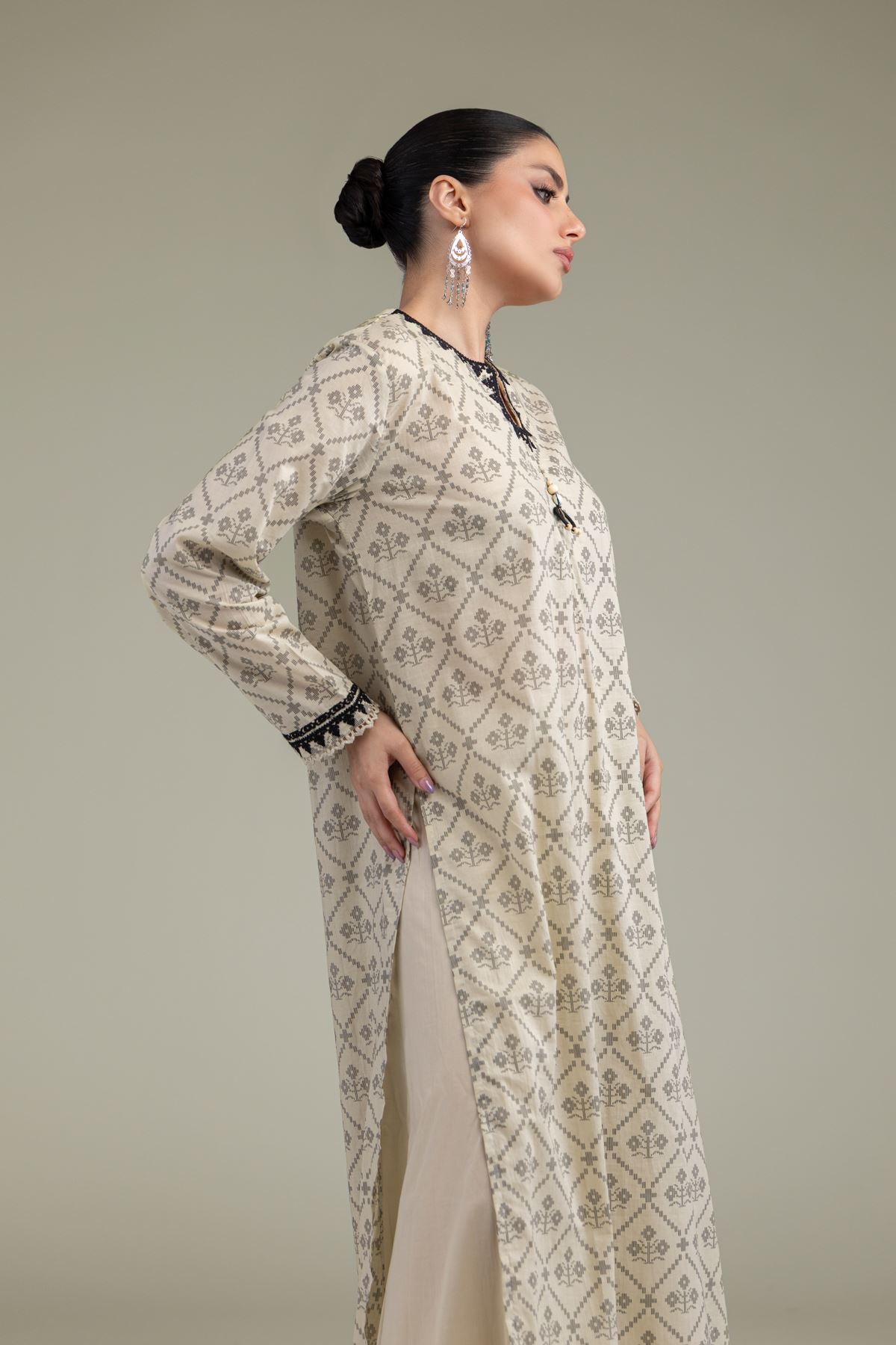 Embroidered Lawn Long Lawn Kurta - T-A33-26-206FG2-VG