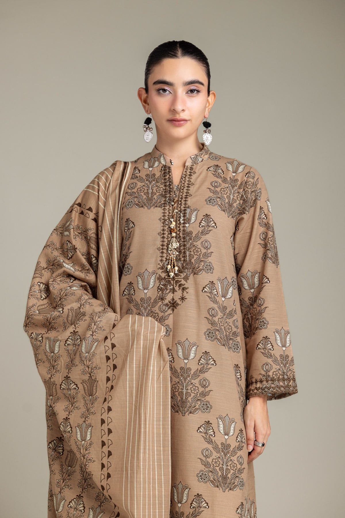 Embroidered Light Khaddar Fabrics 3 Piece - 2-26-202-A-D-VG