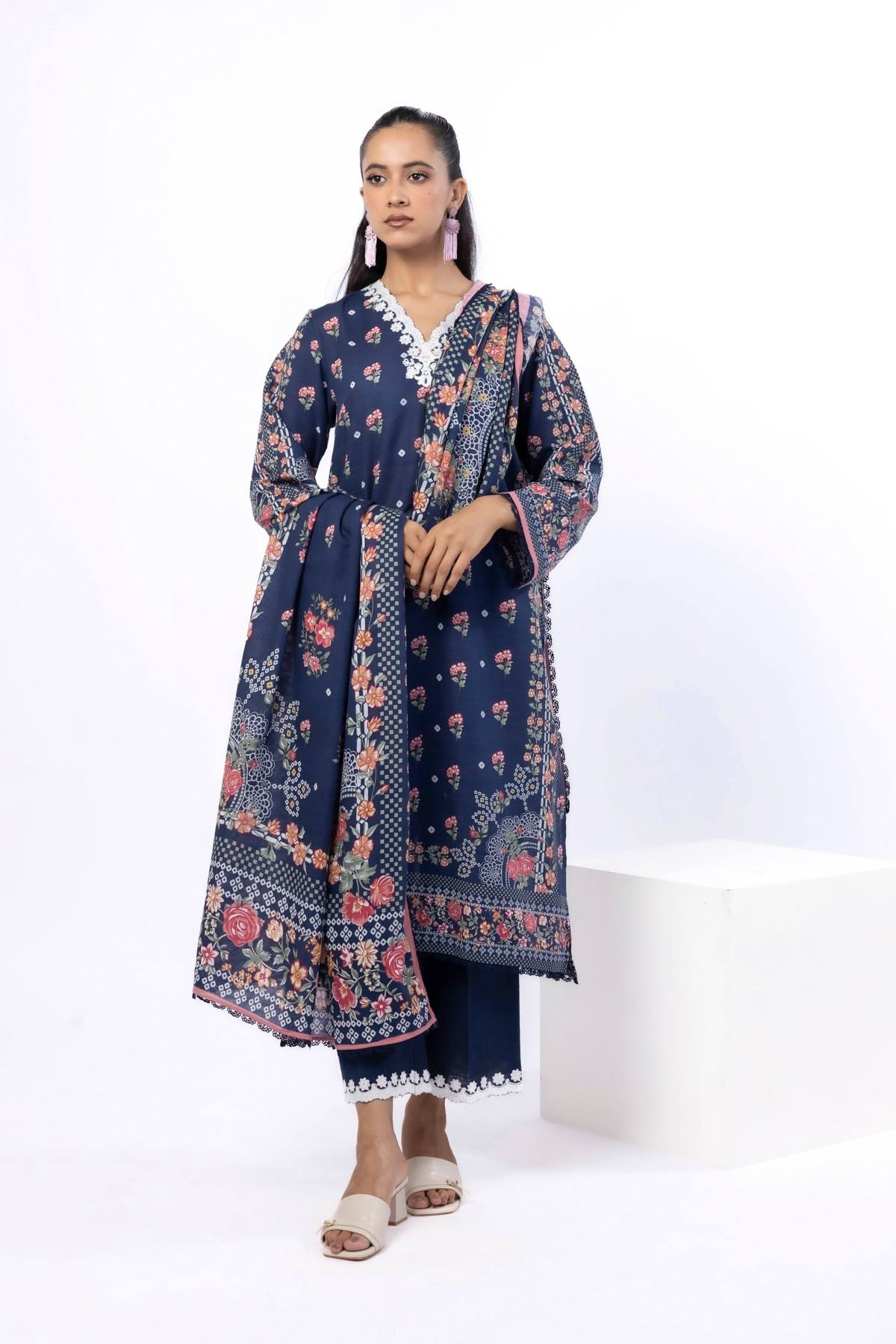 Embroidered Light Khaddar Tailored 3 Piece - CV05AST-VG