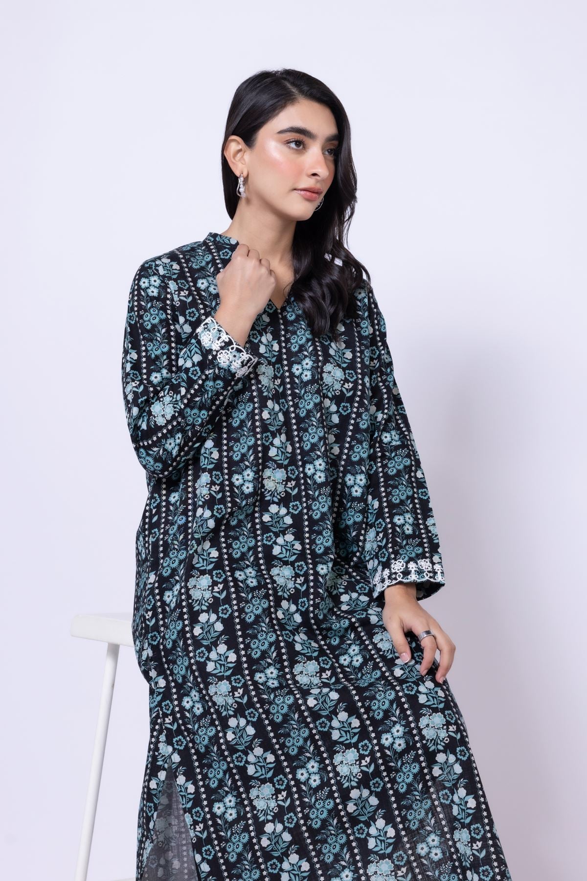 Embroidered Heavy Textured Cotton Kurta - 25-10-12E6-08TB-VG