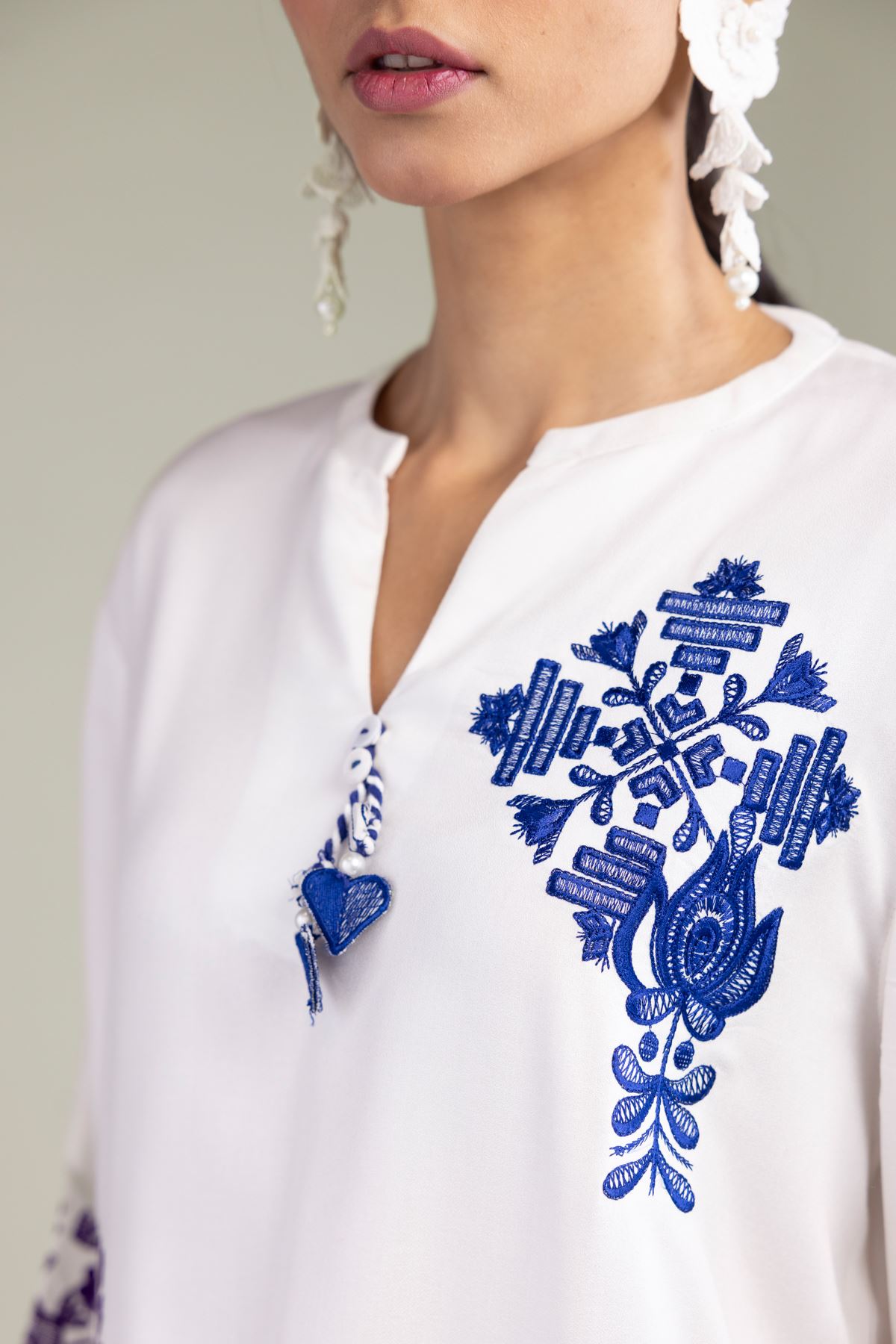 Embroidered Viscose Crepe Floral White Tunic - 6-26-202-A-G1-VG