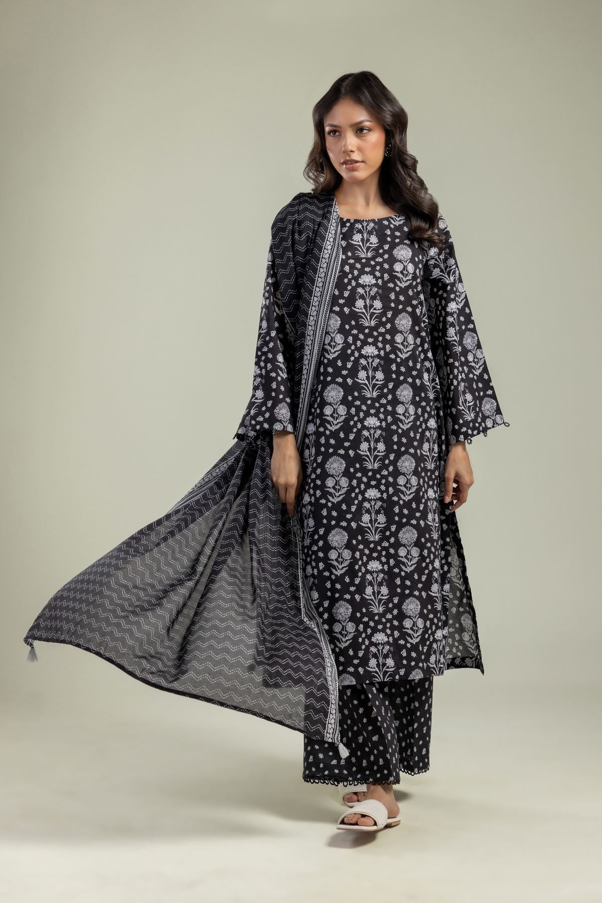 Printed Lawn Black Lawn Dupatta - 1-26-208-A-H2-VG