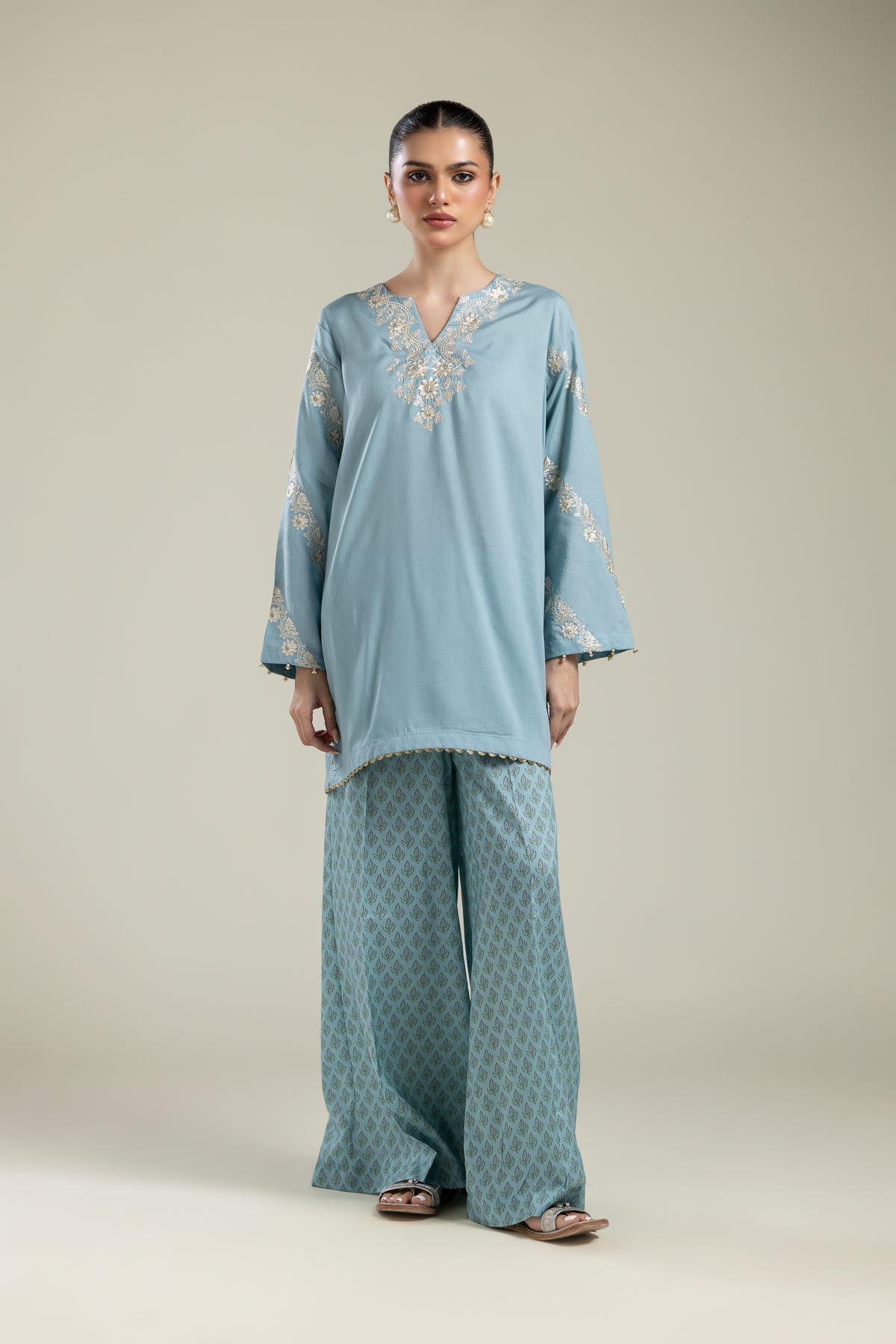 Embroidered Textured Weave Geometric Wide Pants - 2-26-202-A-D-VG