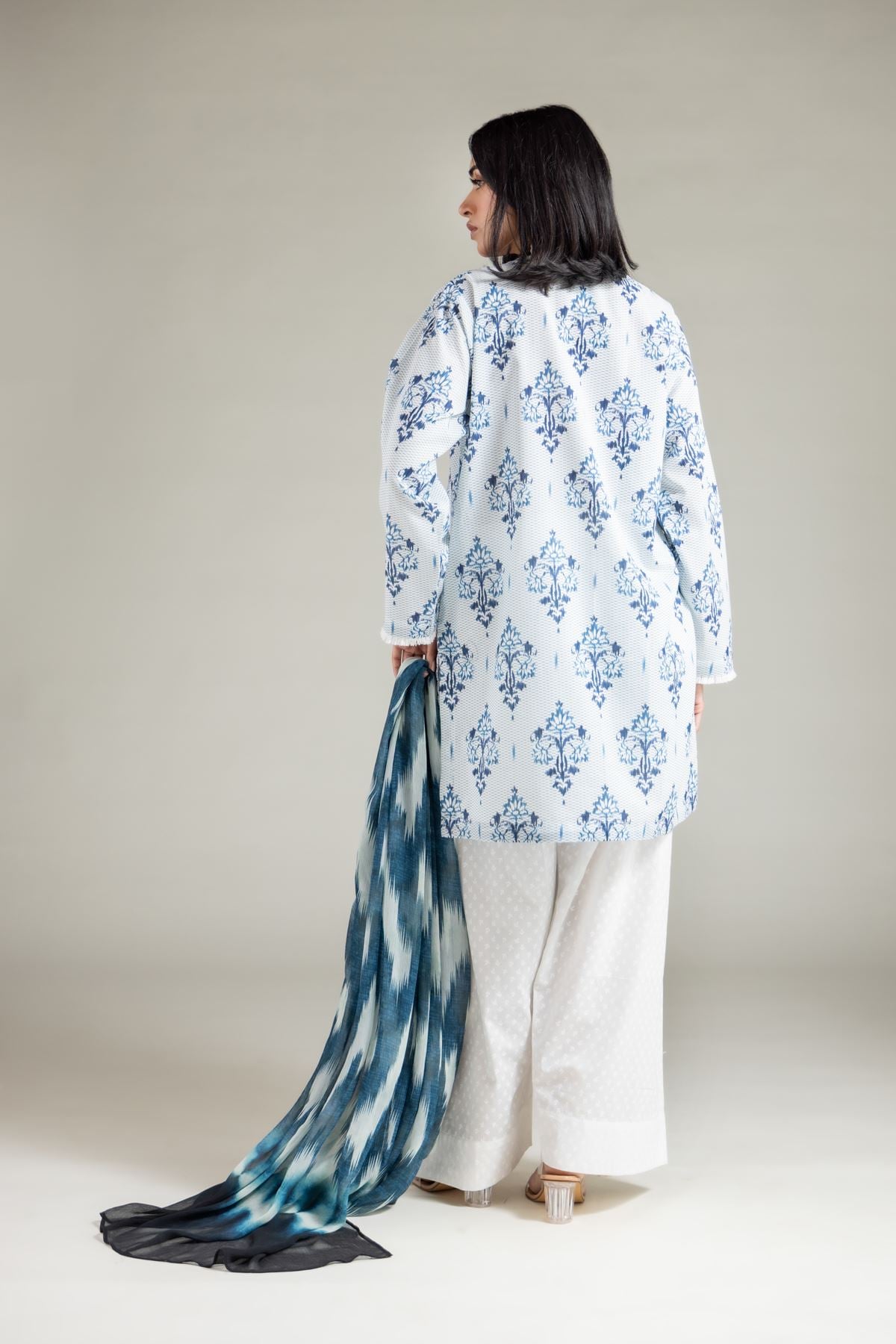 Embroidered Lawn Tailored Lawn Set - T-A22-26-117FC1-VG