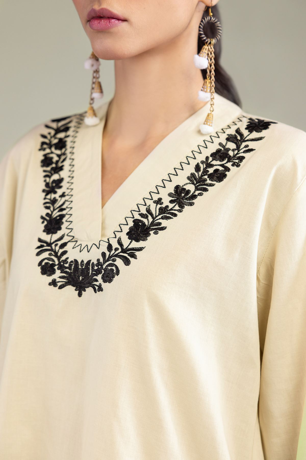 Embroidered Cambric Floral Cambric Kurta - T-A11-26-113FA1-VG