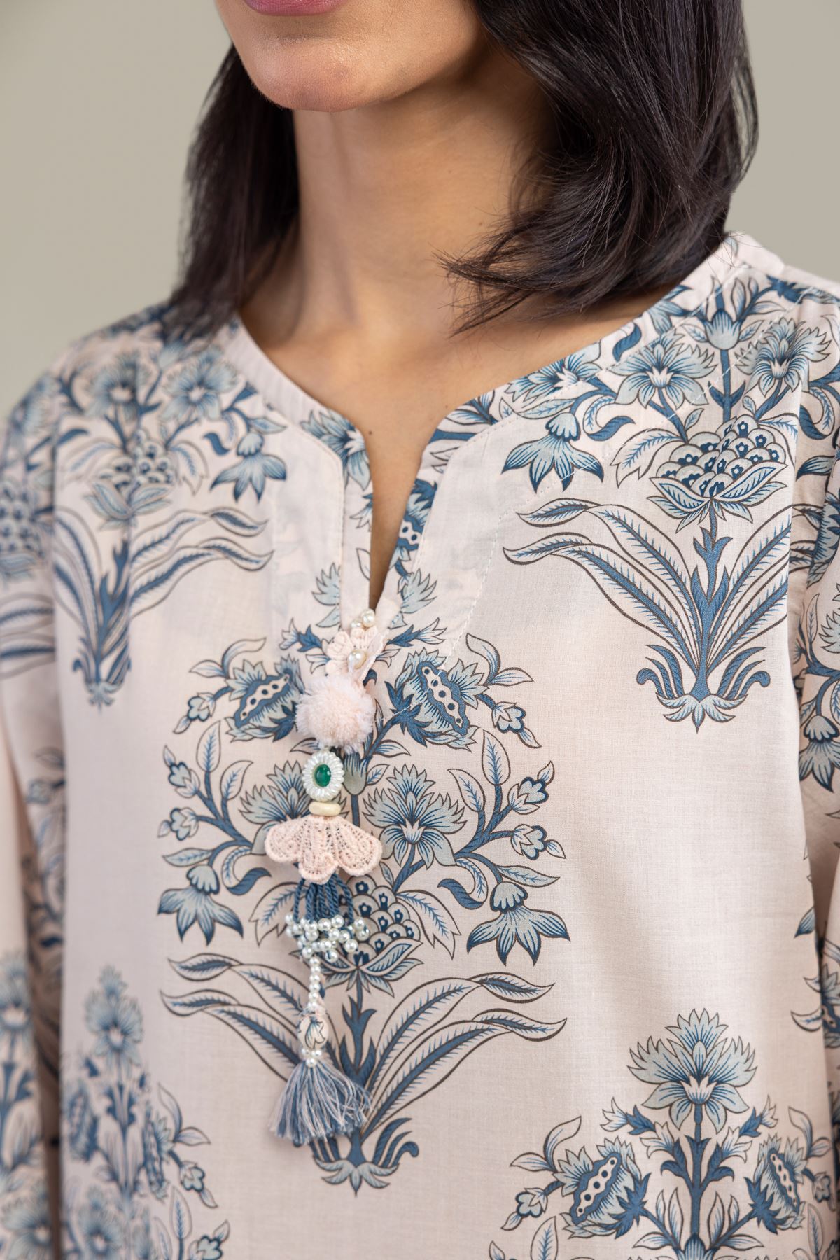 Embroidered Cambric Floral Printed Kurta - T-A11-26-213FG1-VG