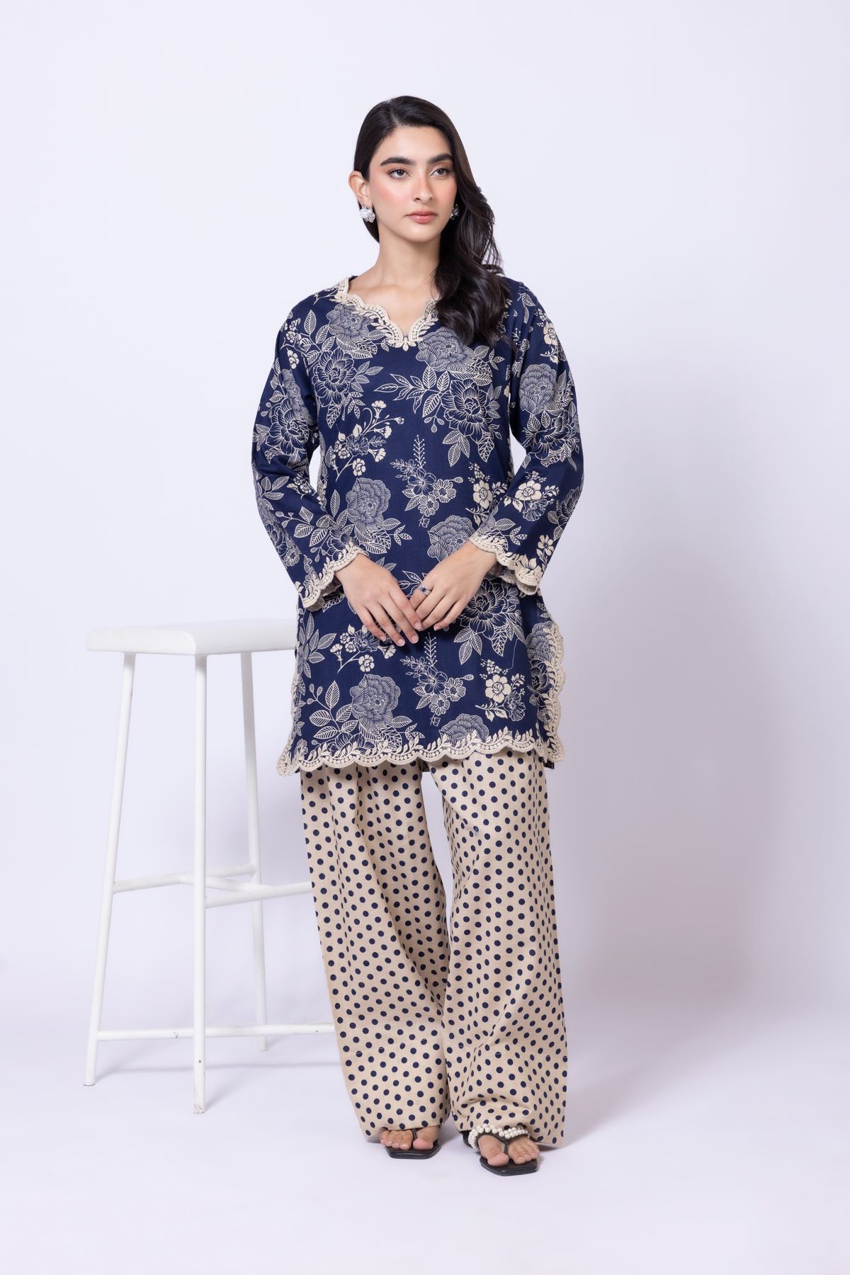 Embroidered Heavy Textured Cotton Kurta - 25-10-10E7-05TA-VG