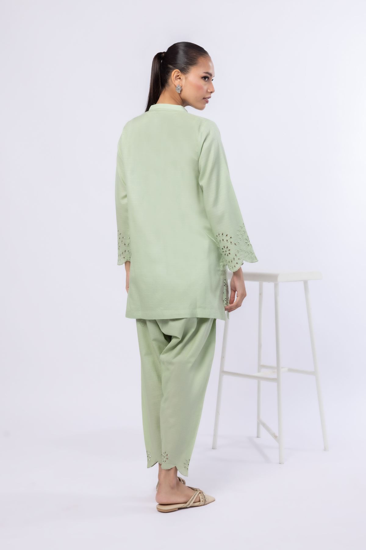 Embroidered Cotton Dobby Kurta - 25-09-12E2-01TA-VG