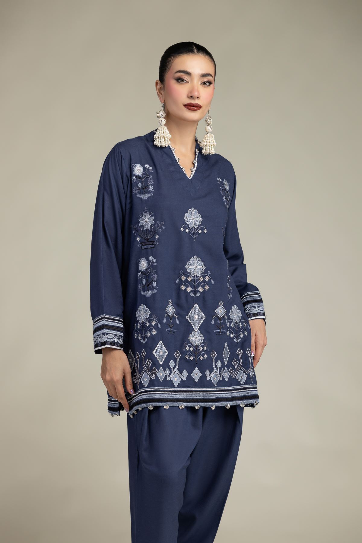 Embroidered Raw Silk Floral V-Neck Kurta - T-A22-26-215FJ1-VG