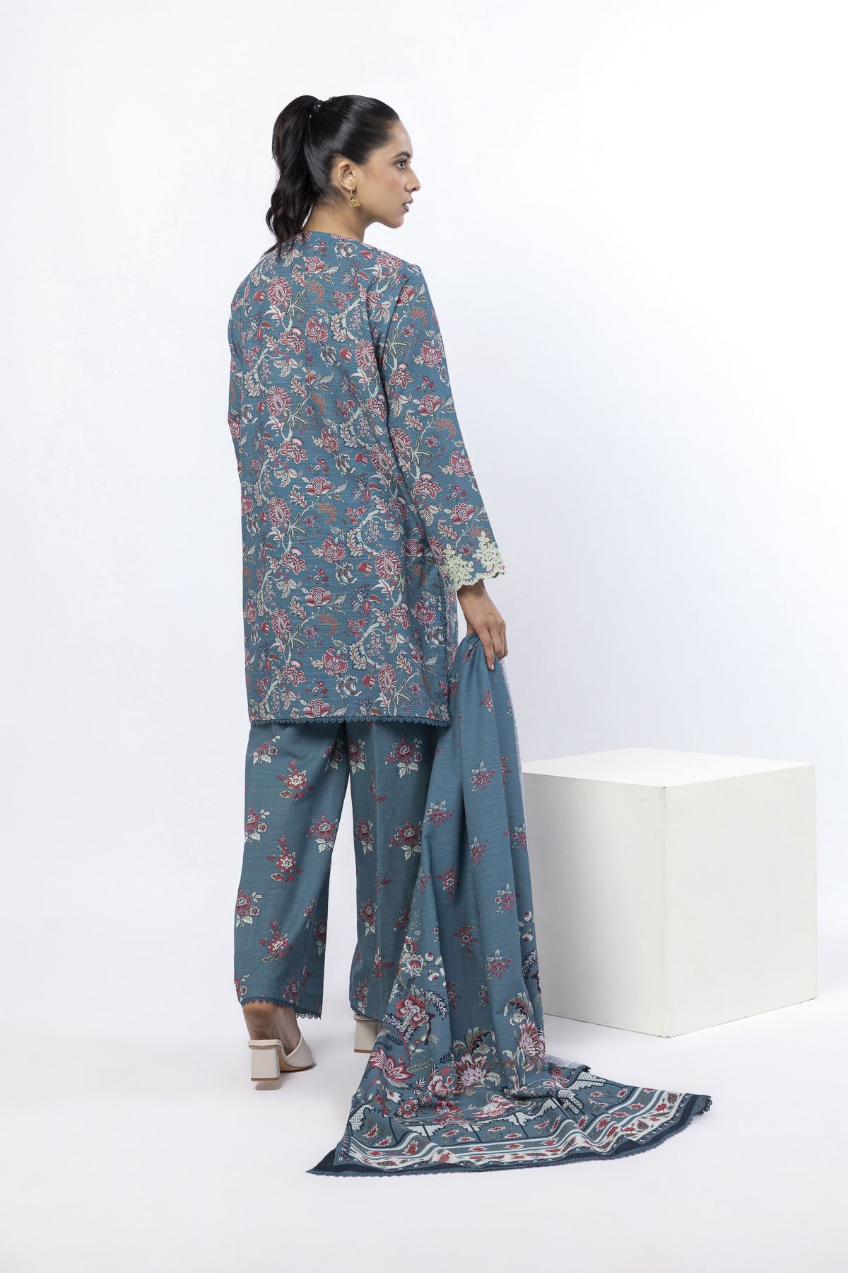 Embroidered Light Khaddar Tailored 3 Piece - KRN09AST-VG
