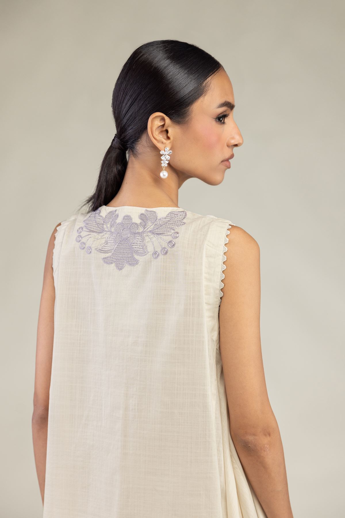 Textured Cotton Embroidered Floral Sleeveless Kurta - 1-26-226-A-A1-VG