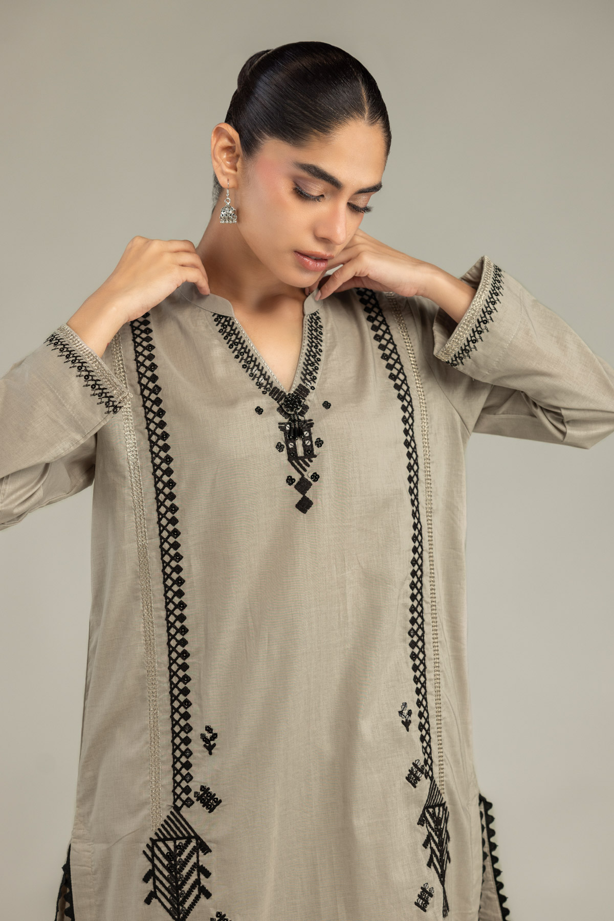 Embroidered Cambric Cambric V-Neck Kurta - 1-26-102-A-F-VG
