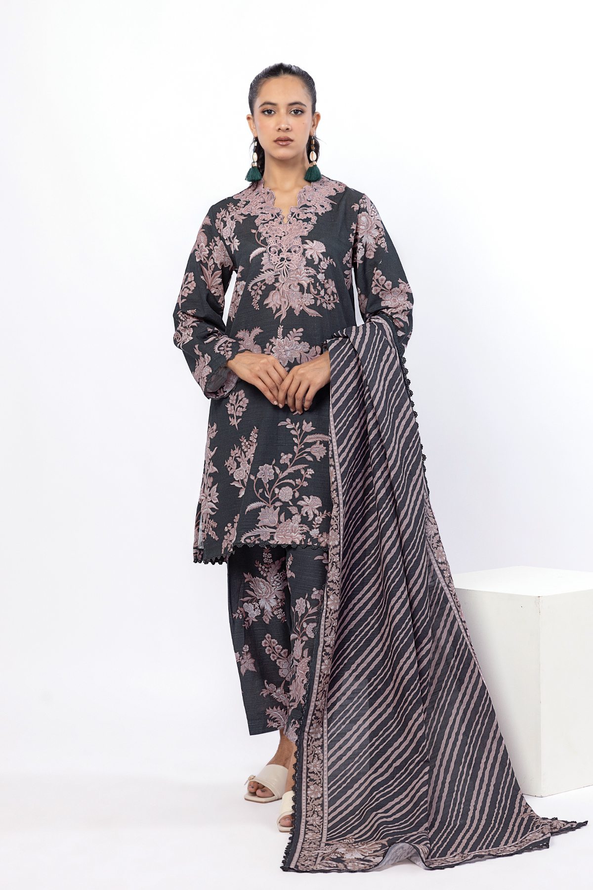 Embroidered Light Khaddar Tailored 3 Piece - LKW39AST-VG