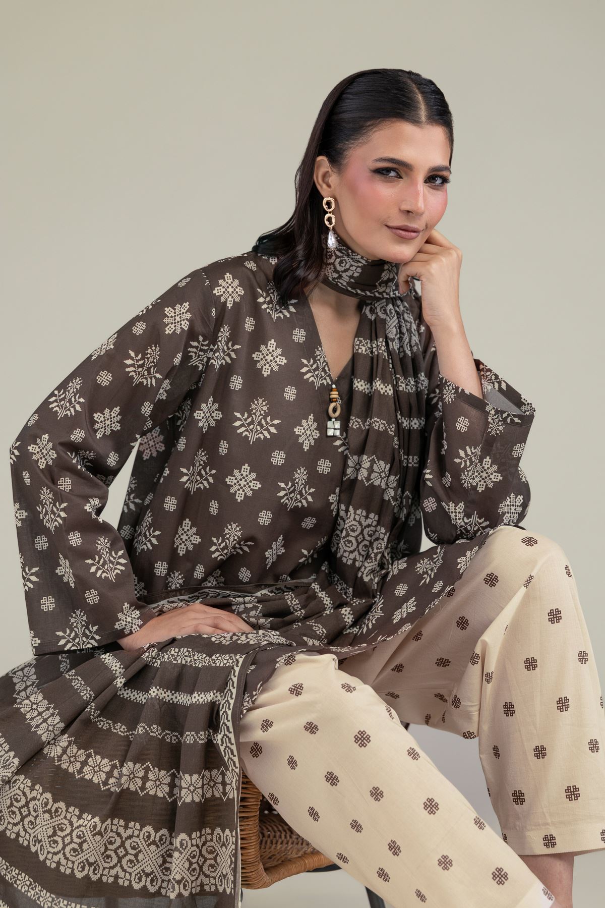 Printed Lawn 3-Piece Tailored Lawn - T-A11-26-202FJ2-VG
